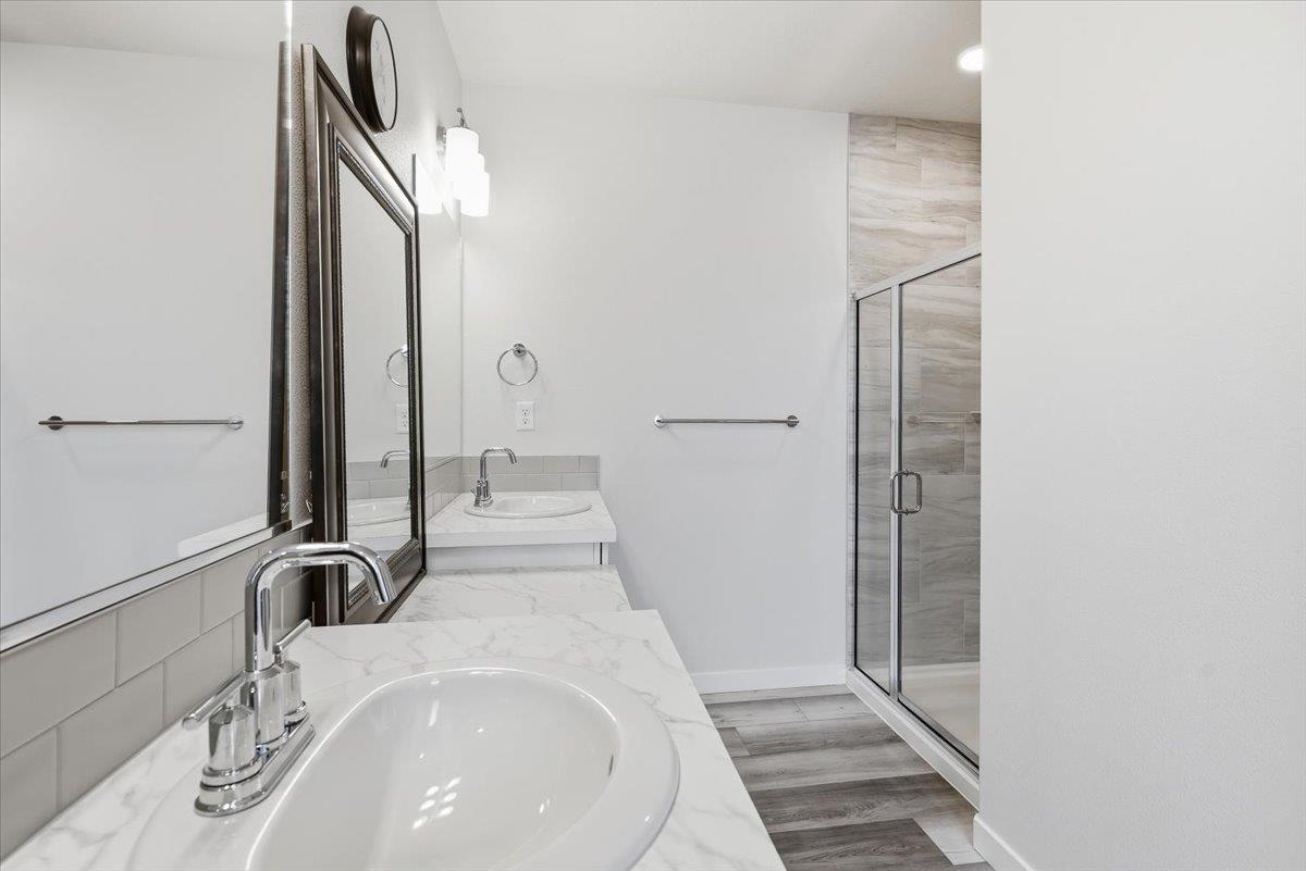 18240 E 17th Ave - Photo 16