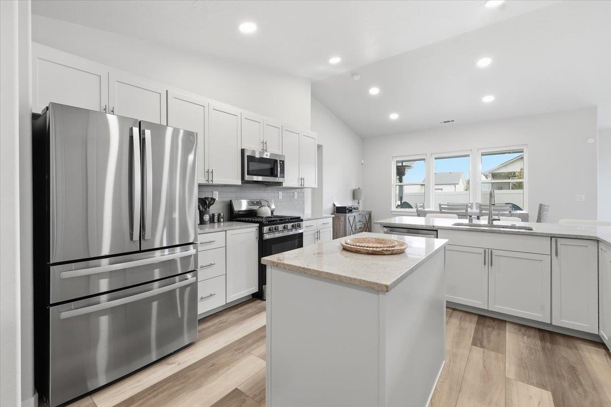 18240 E 17th Ave - Photo 7