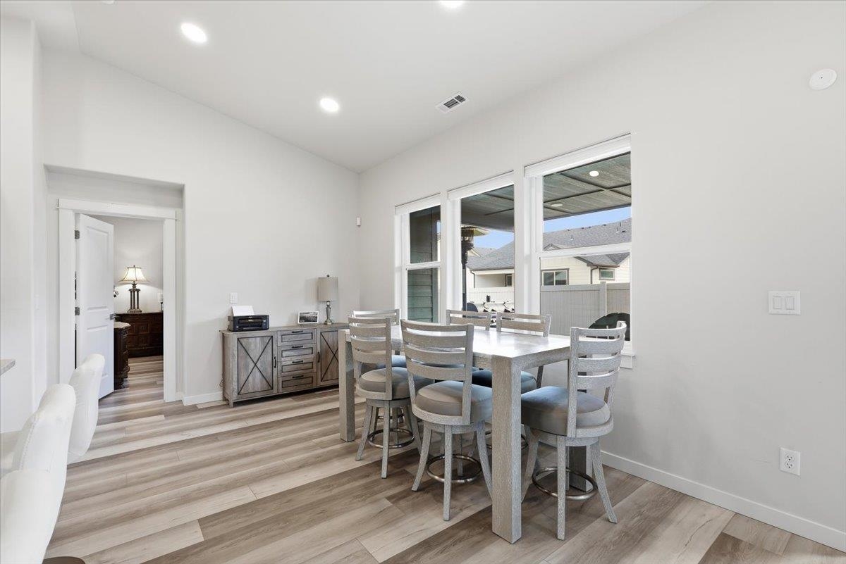 18240 E 17th Ave - Photo 9