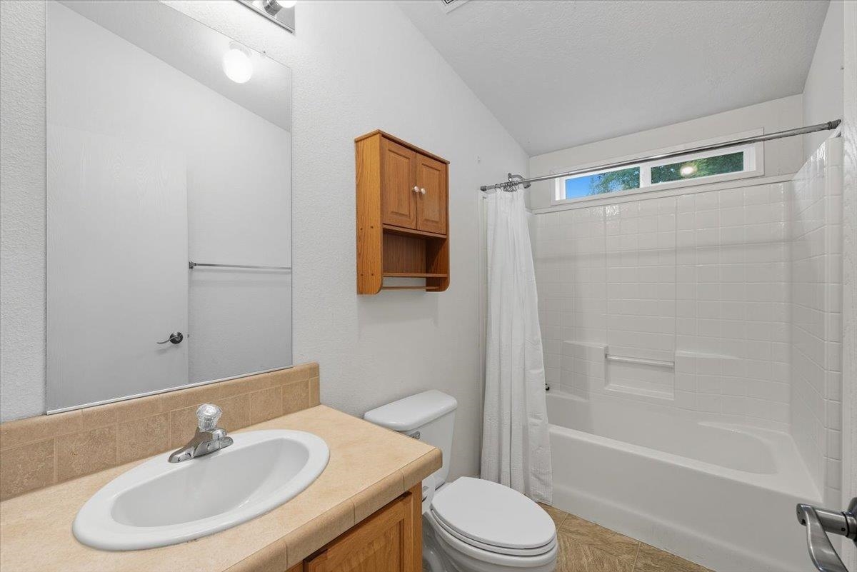 8827 N Seven Mile Rd - Photo 23