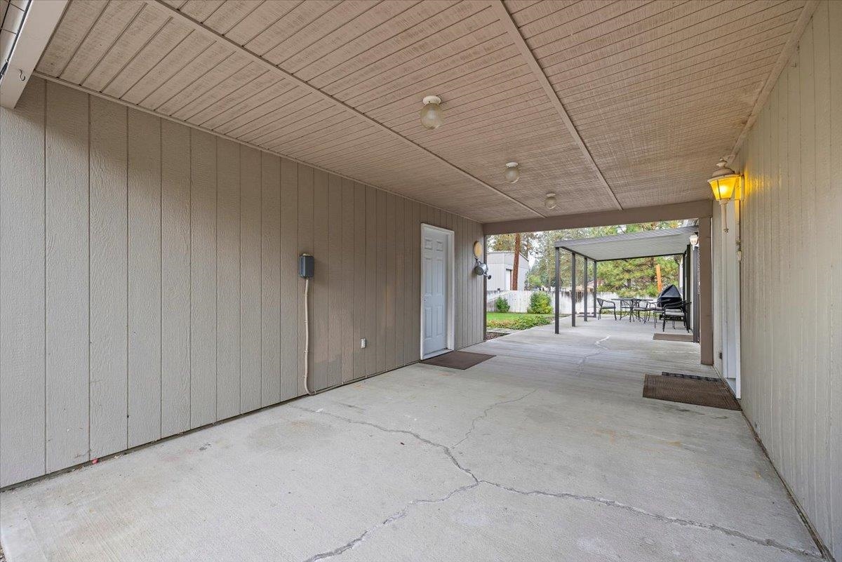 8827 N Seven Mile Rd - Photo 26