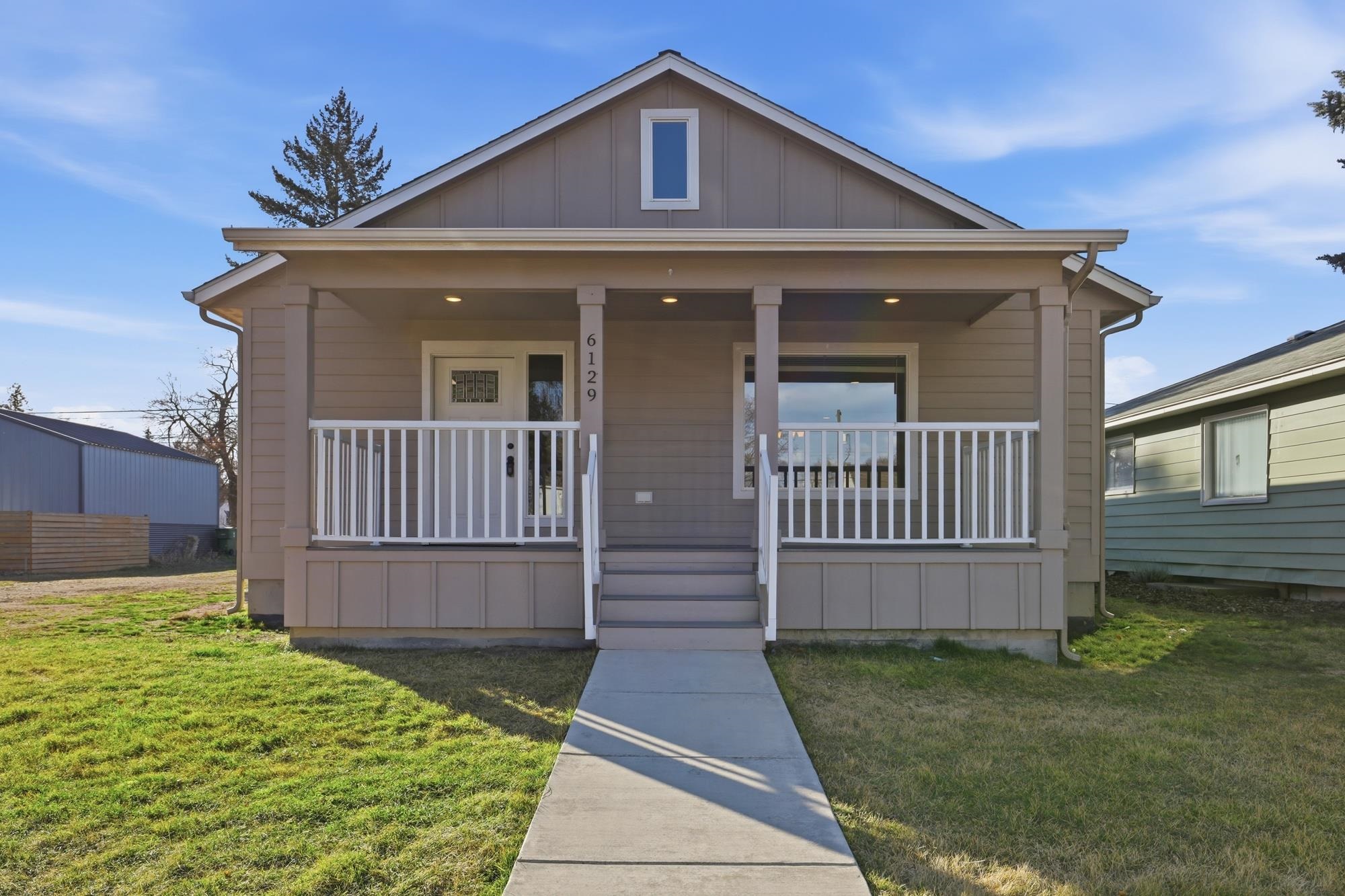 6129 N Howard St - Photo 1