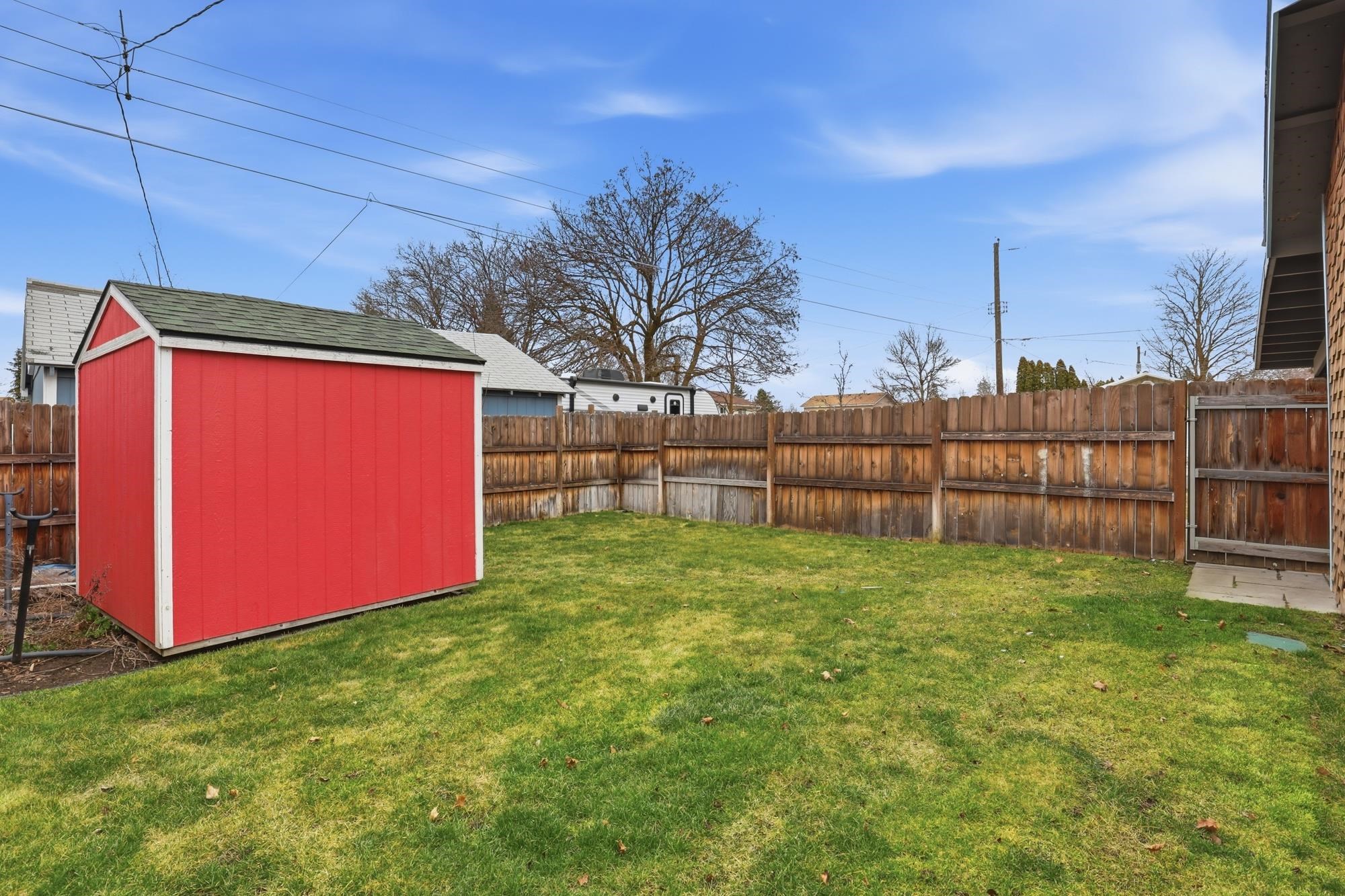 3927 E 26th Ave - Photo 23