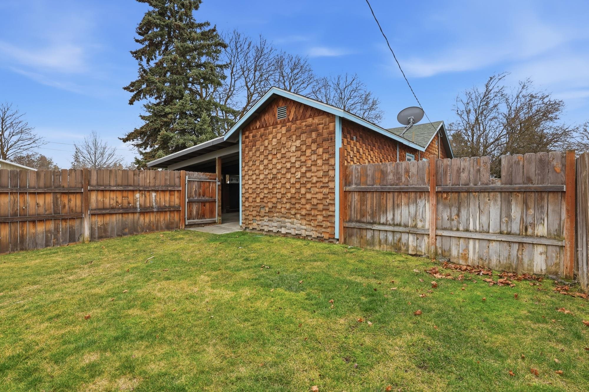 3927 E 26th Ave - Photo 24