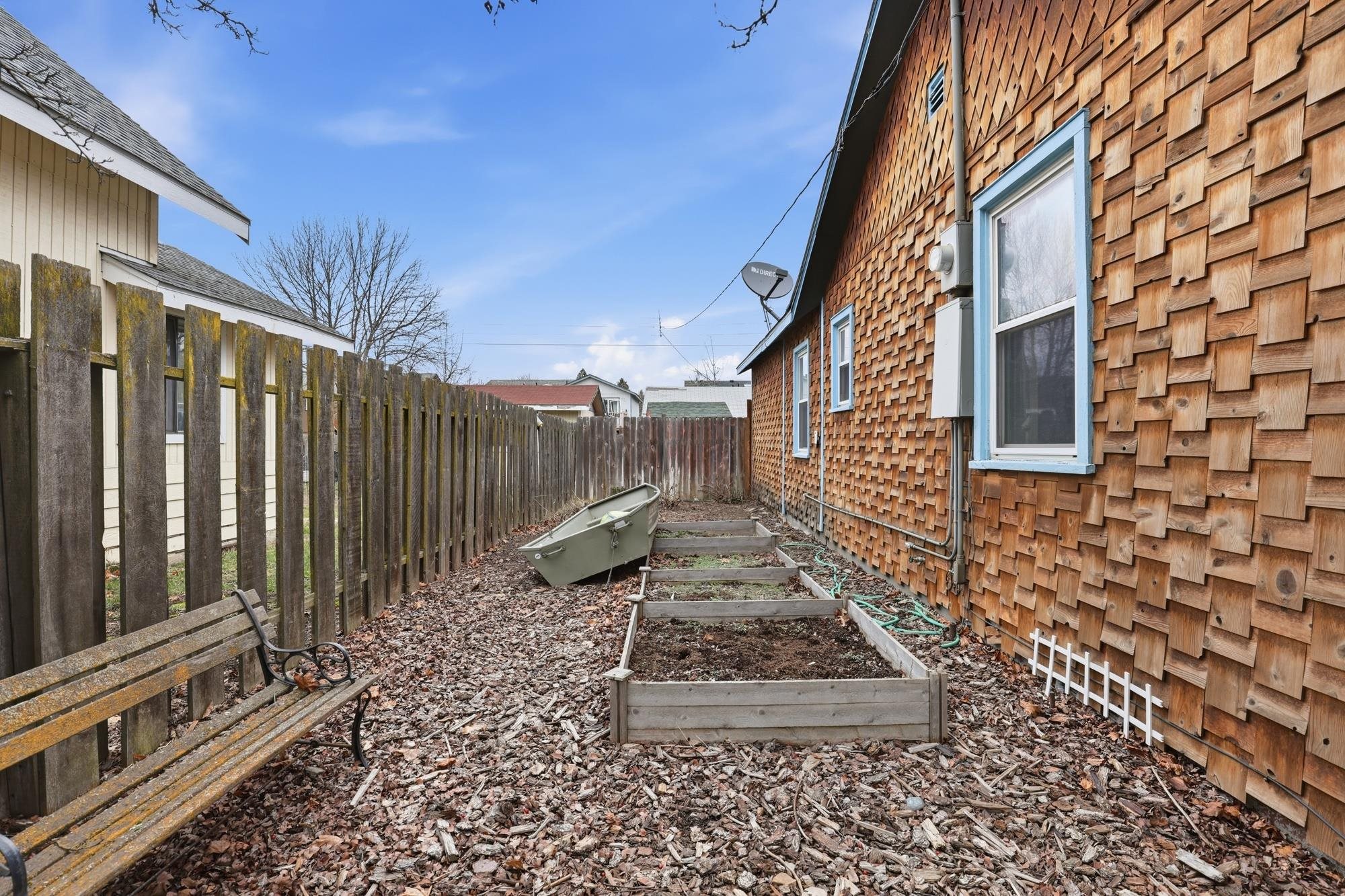3927 E 26th Ave - Photo 26