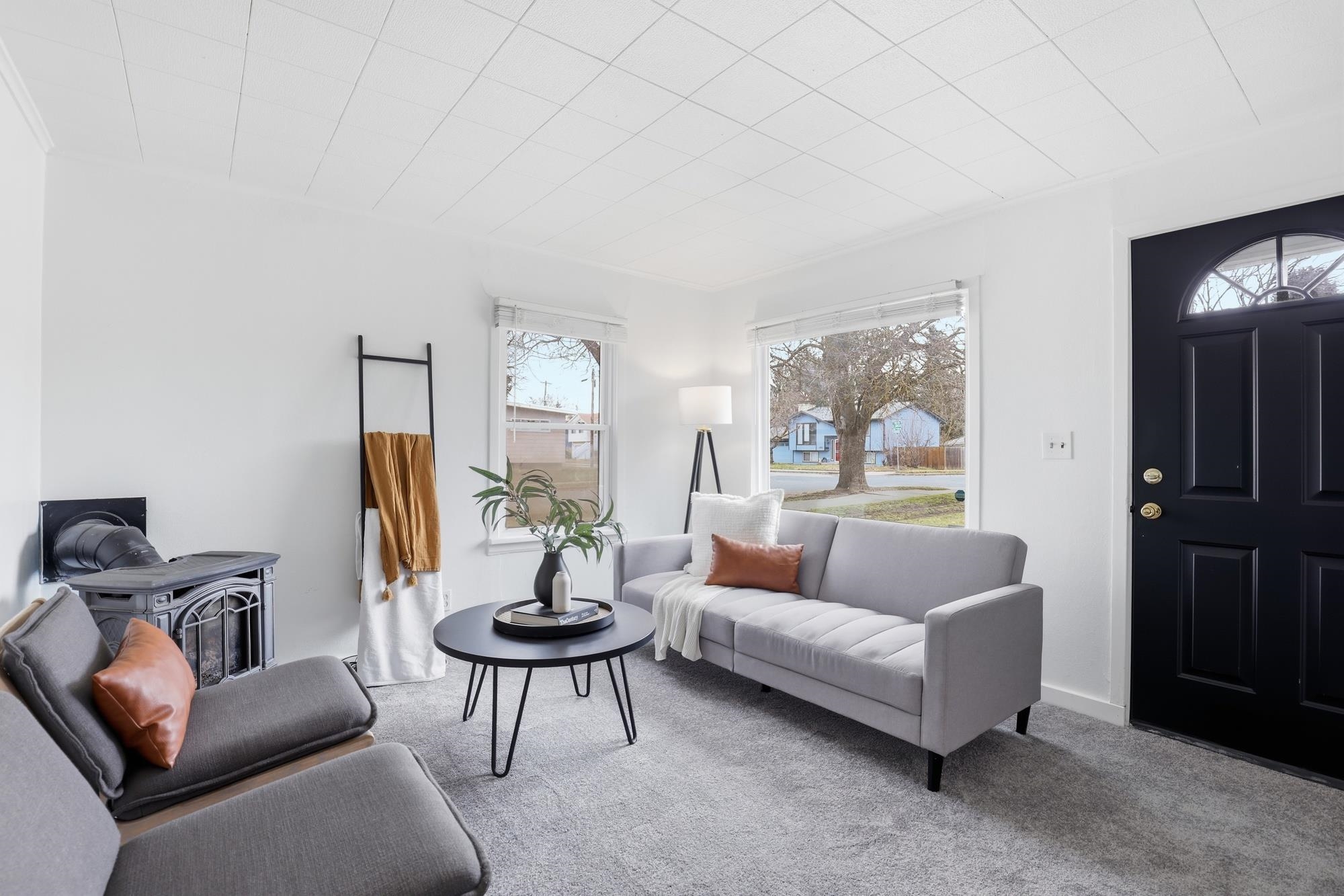 3927 E 26th Ave - Photo 4