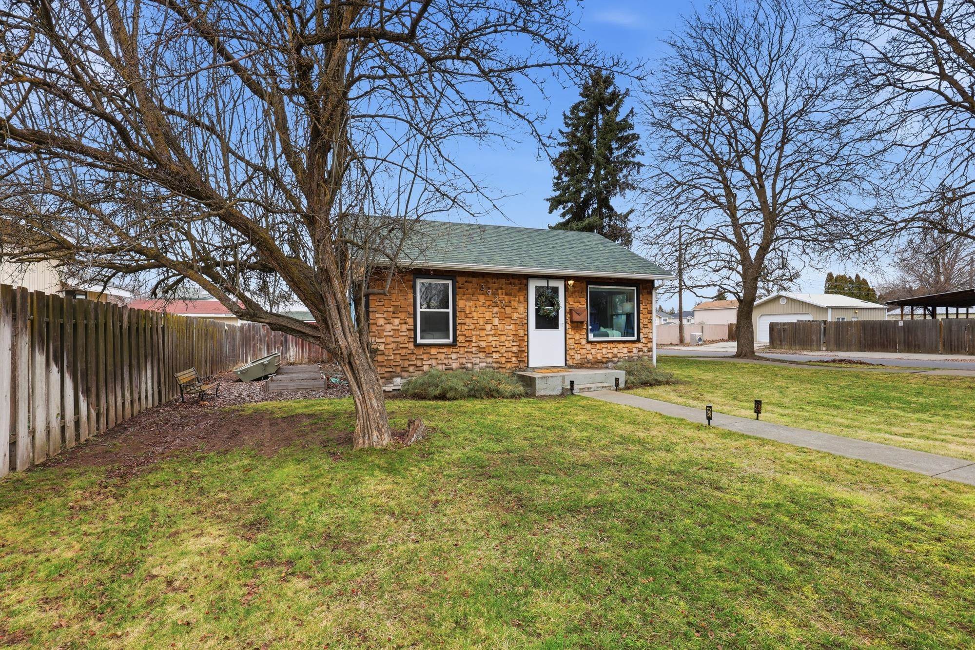 3927 E 26th Ave - Photo 33