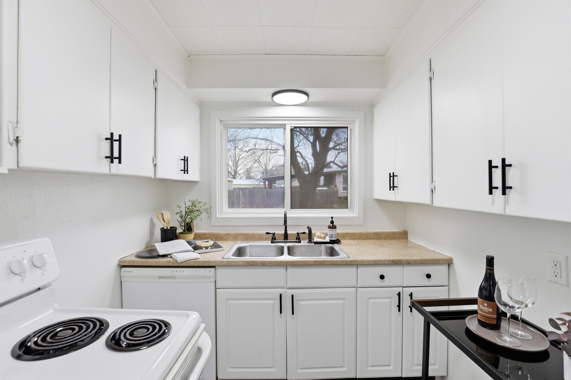 3927 E 26th Ave - Photo 7