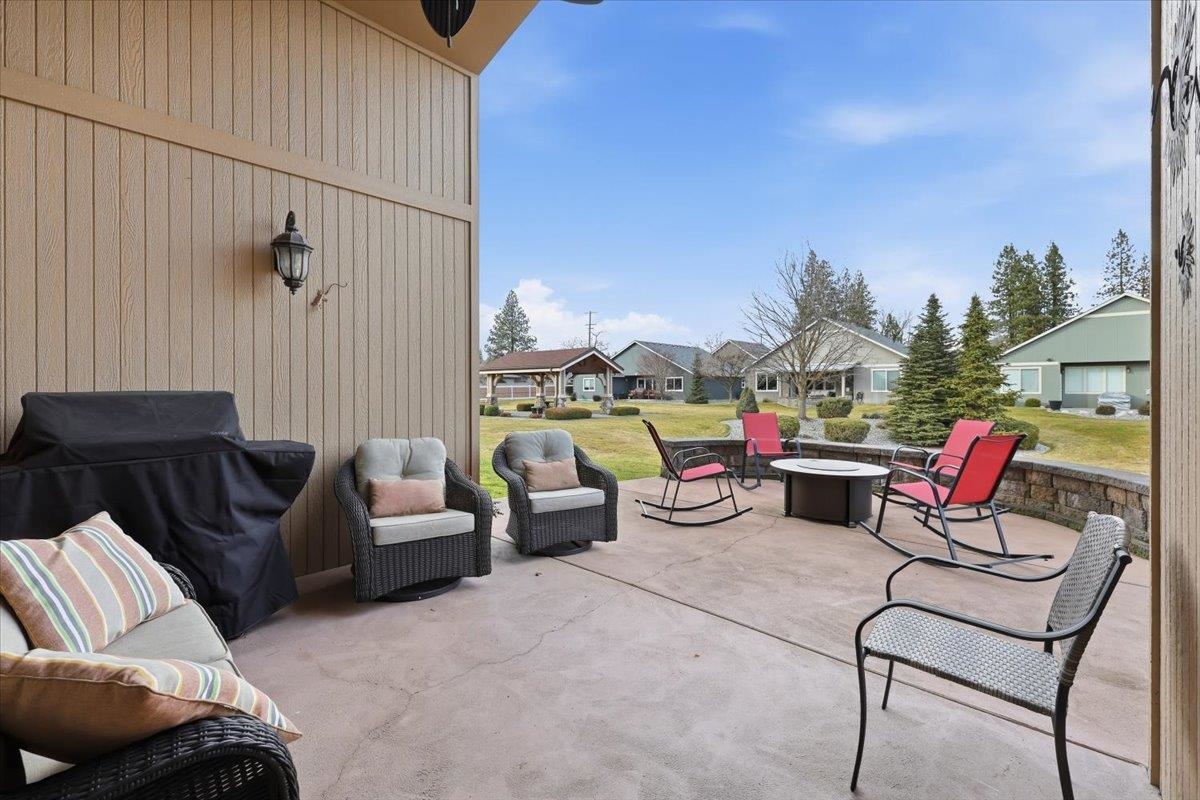 2209 E 52nd Ln - Photo 21