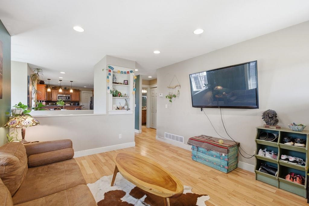 3624 W Kiernan Ave - Photo 4