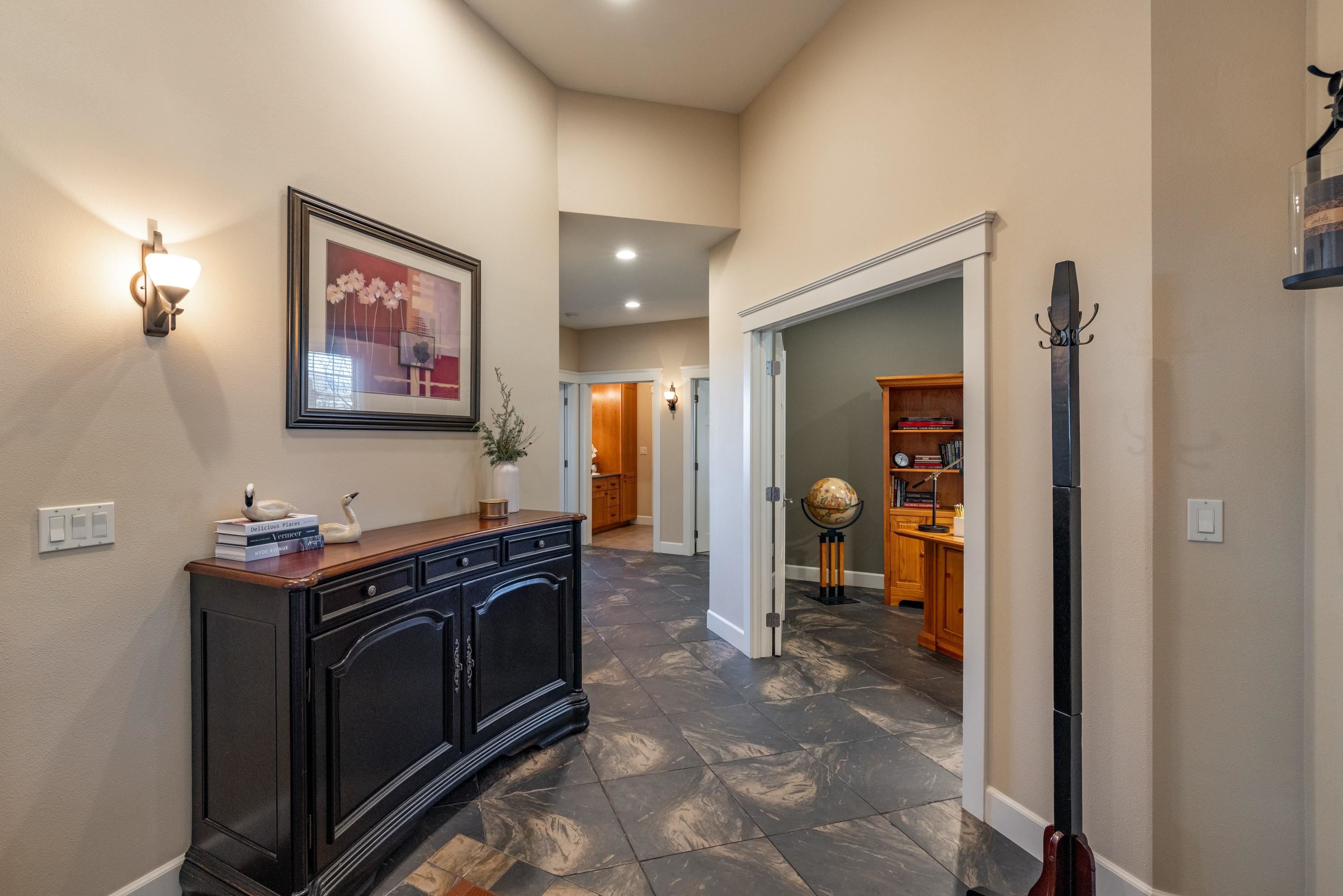3311 E Chisholm Ln - Photo 15
