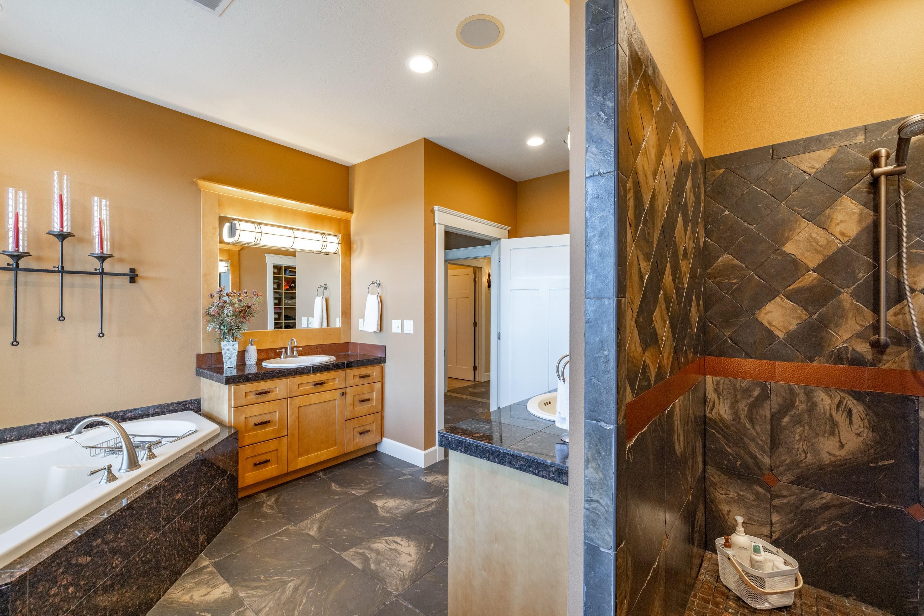 3311 E Chisholm Ln - Photo 20