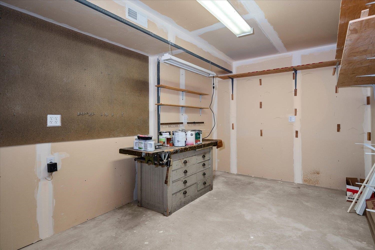 7010 N EAST BLUFF Ct - Photo 31