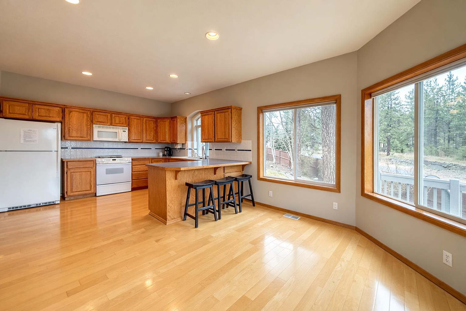7010 N EAST BLUFF Ct - Photo 10