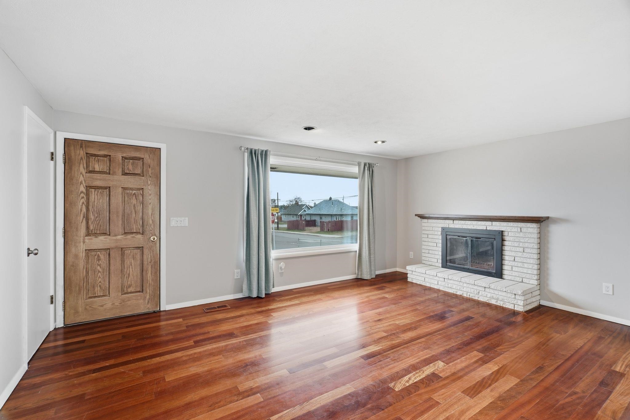 1403 E Gordon Ct - Photo 5