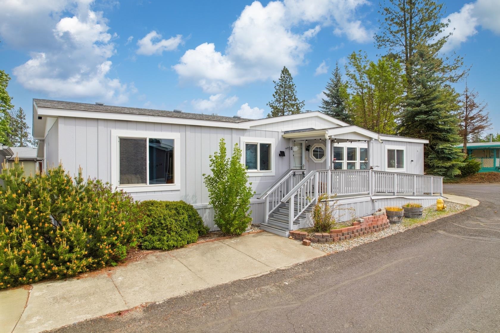 3419 E Garrison Ln - Photo 1