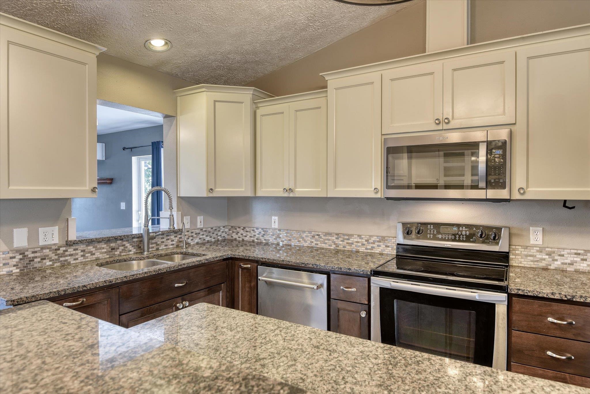 1411 Sinclair St - Photo 13