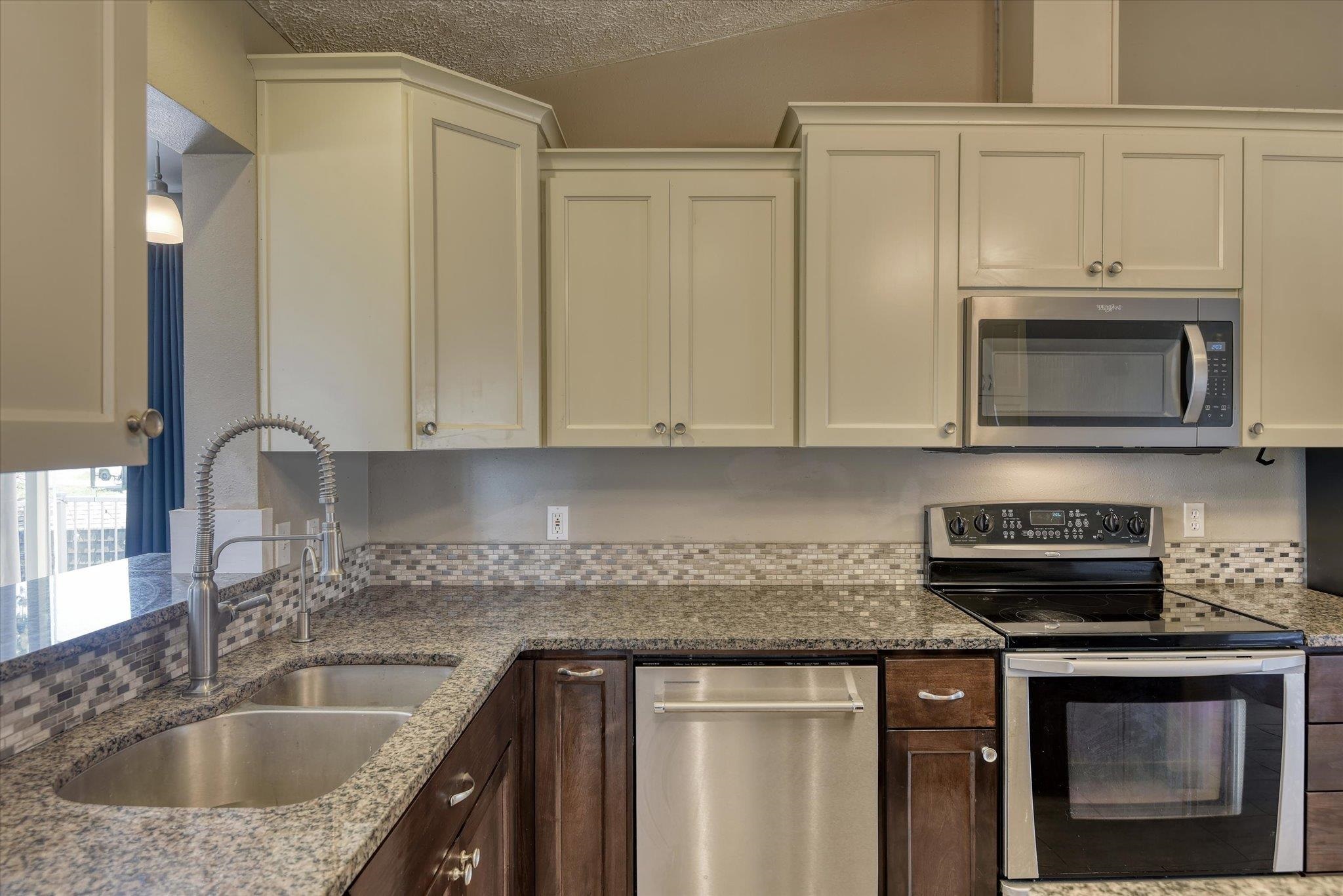 1411 Sinclair St - Photo 14