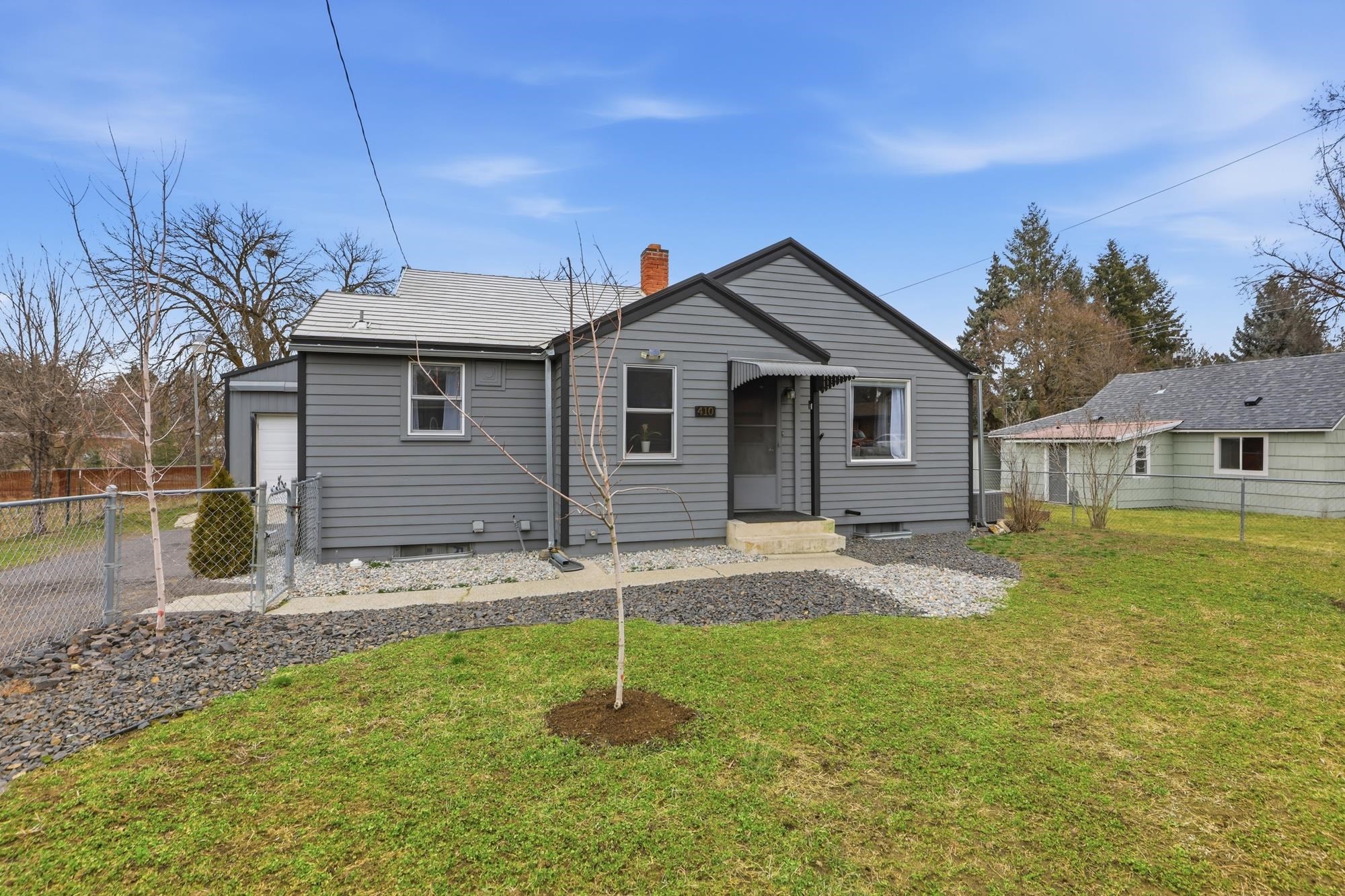 410 W Holland Ave - Photo 1