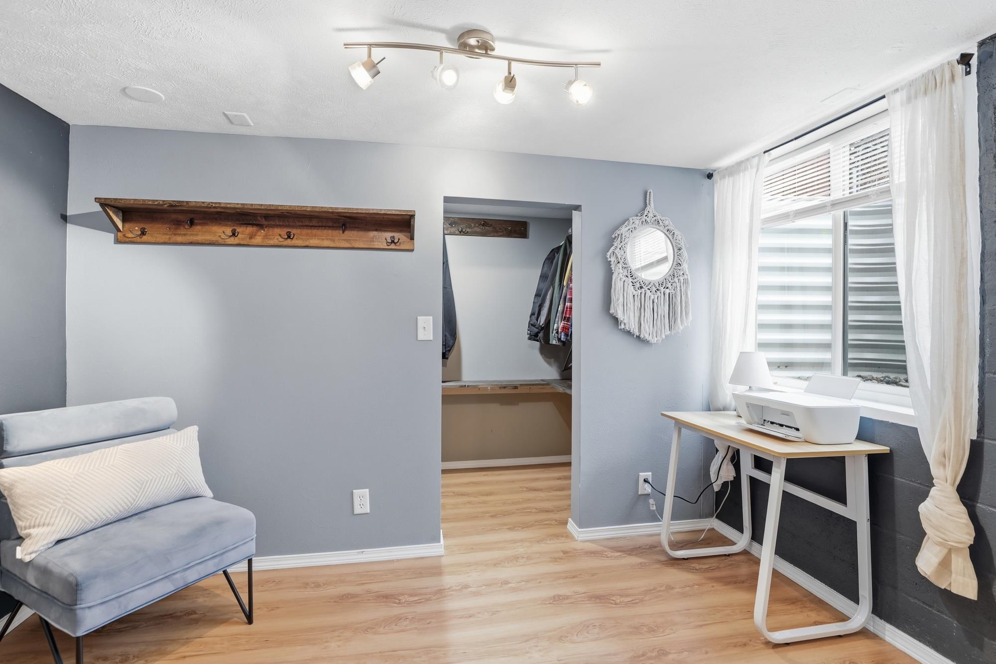 410 W Holland Ave - Photo 19