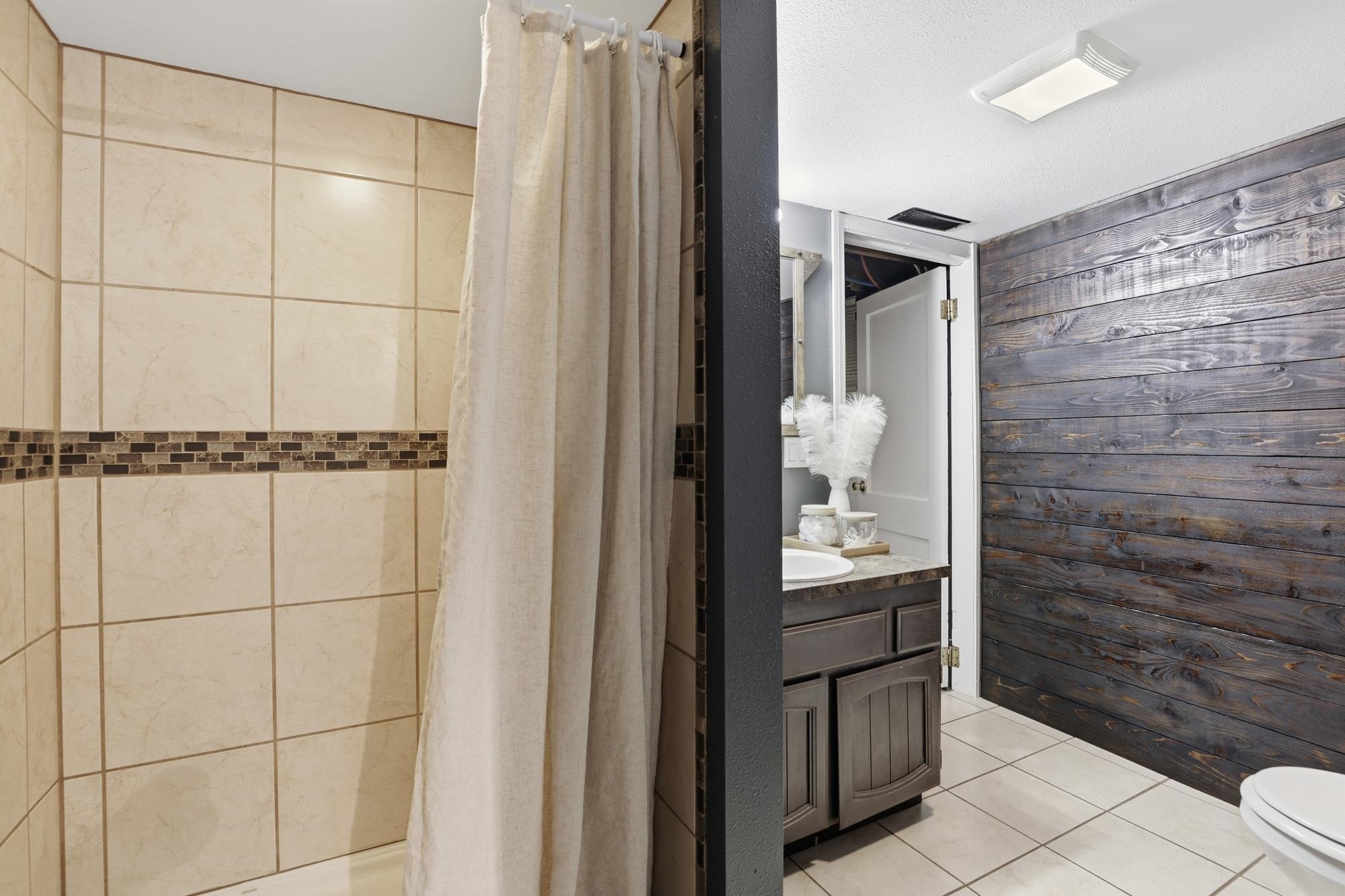 410 W Holland Ave - Photo 20