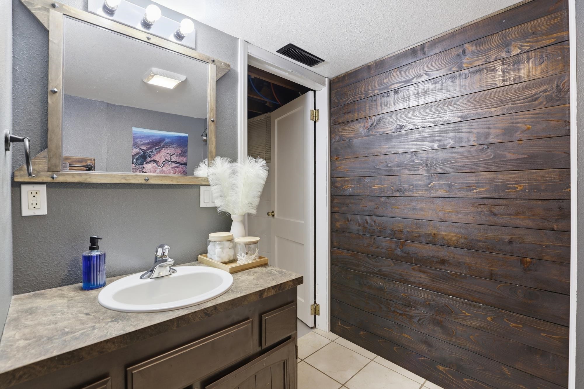 410 W Holland Ave - Photo 21