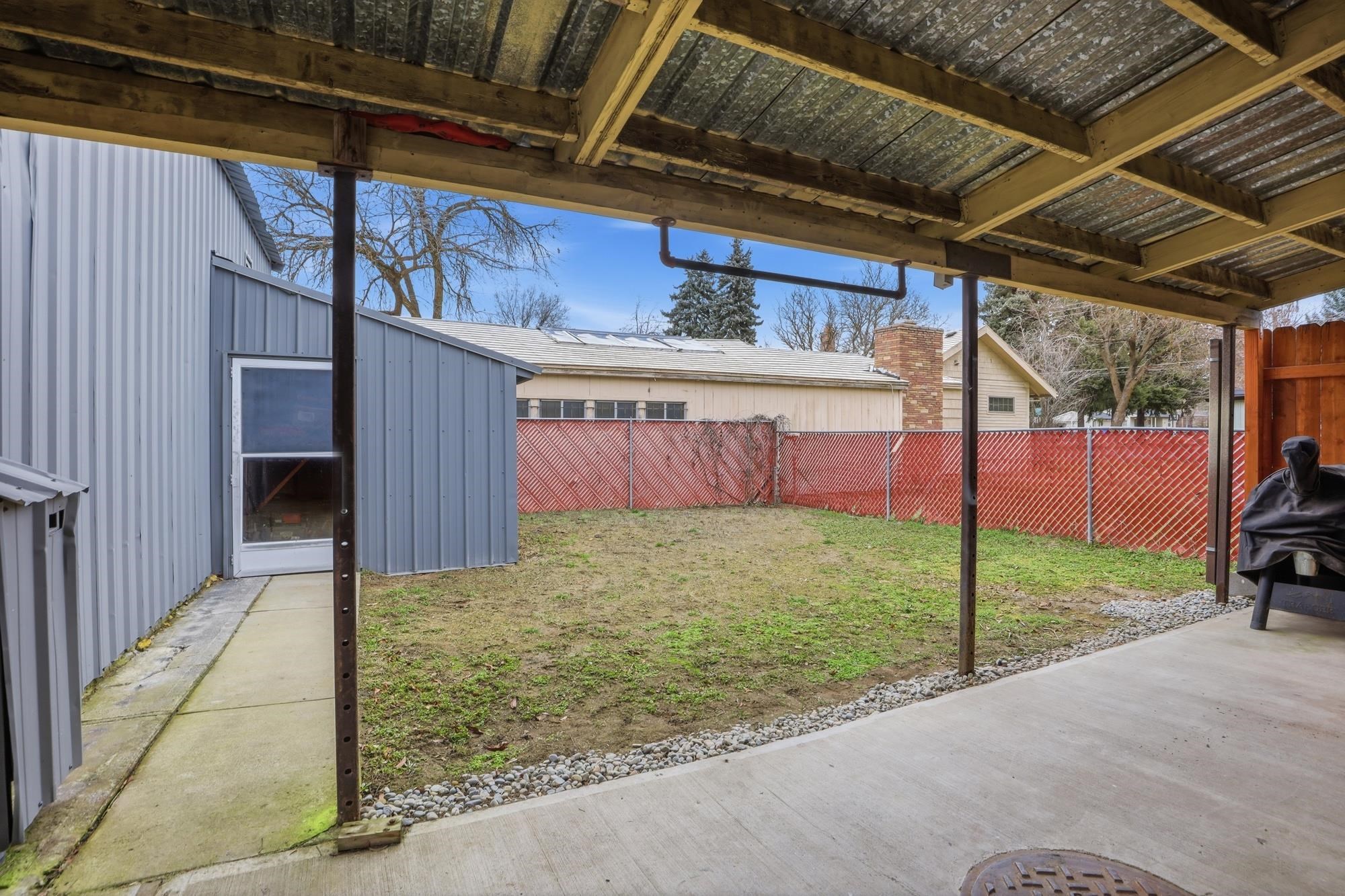 410 W Holland Ave - Photo 27