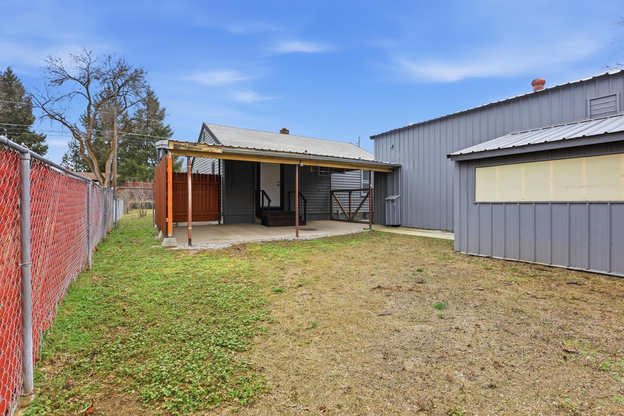 410 W Holland Ave - Photo 29