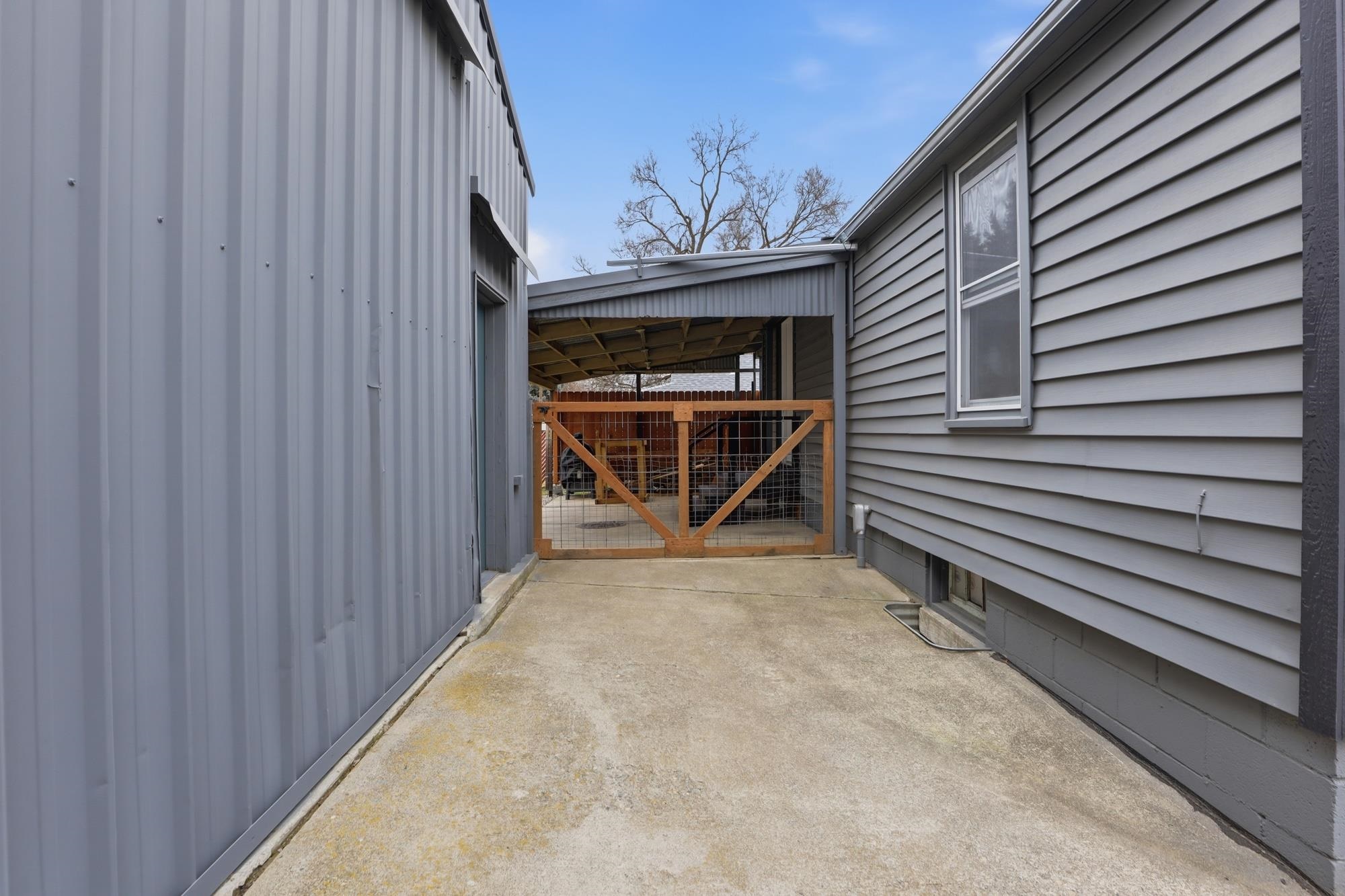 410 W Holland Ave - Photo 30