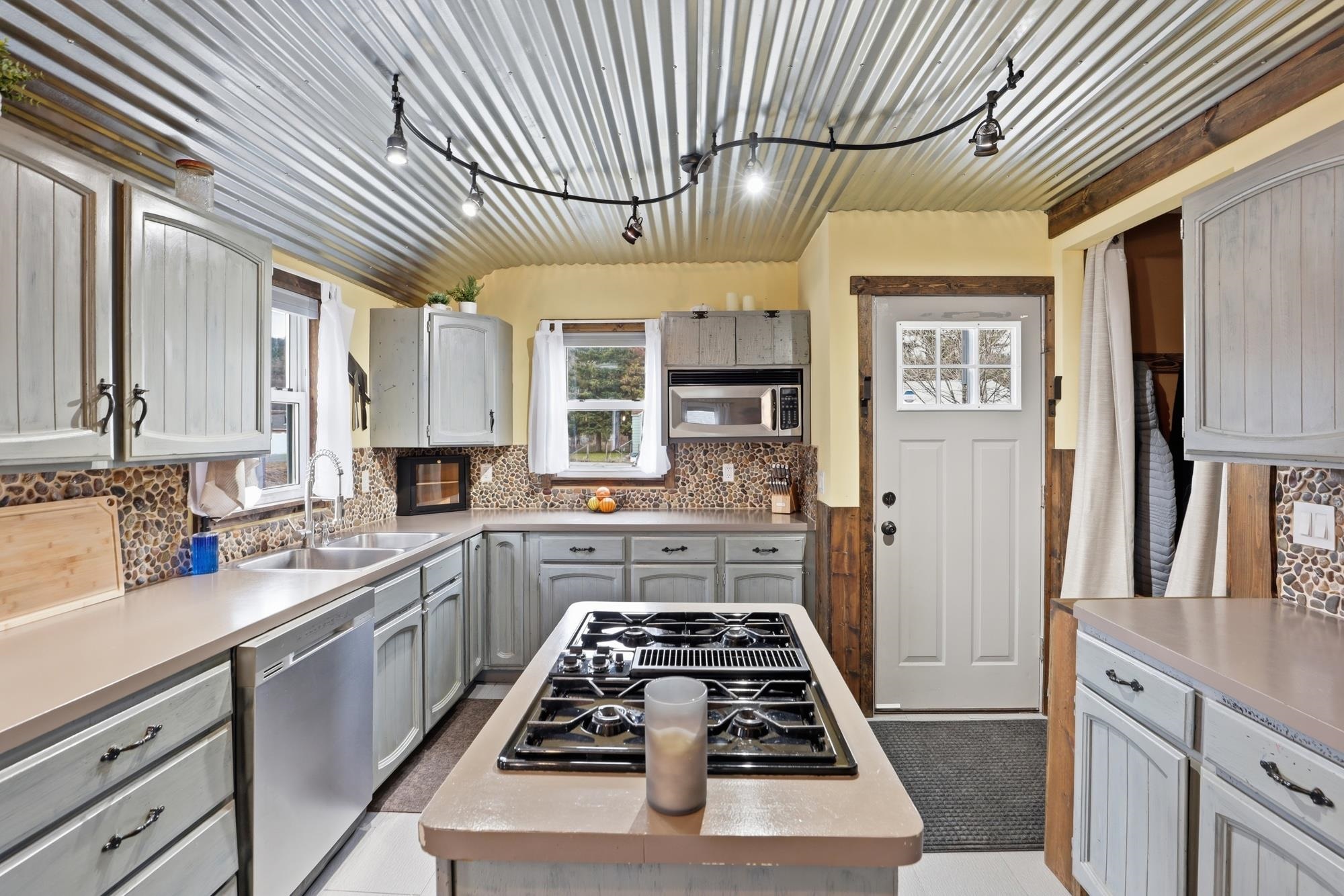 410 W Holland Ave - Photo 8