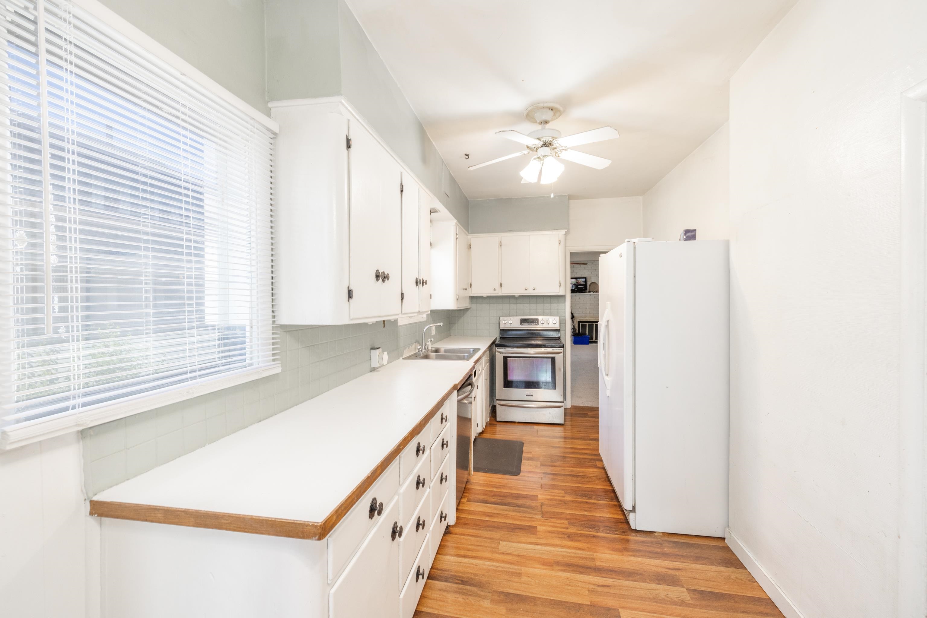 824 E Gordon Ave - Photo 9