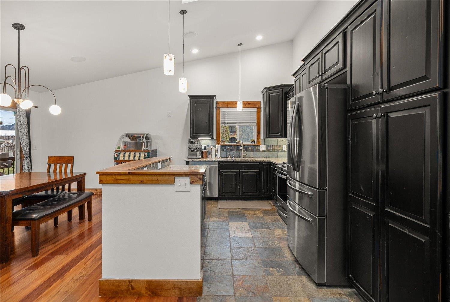 103 Crestview Dr - Photo 9