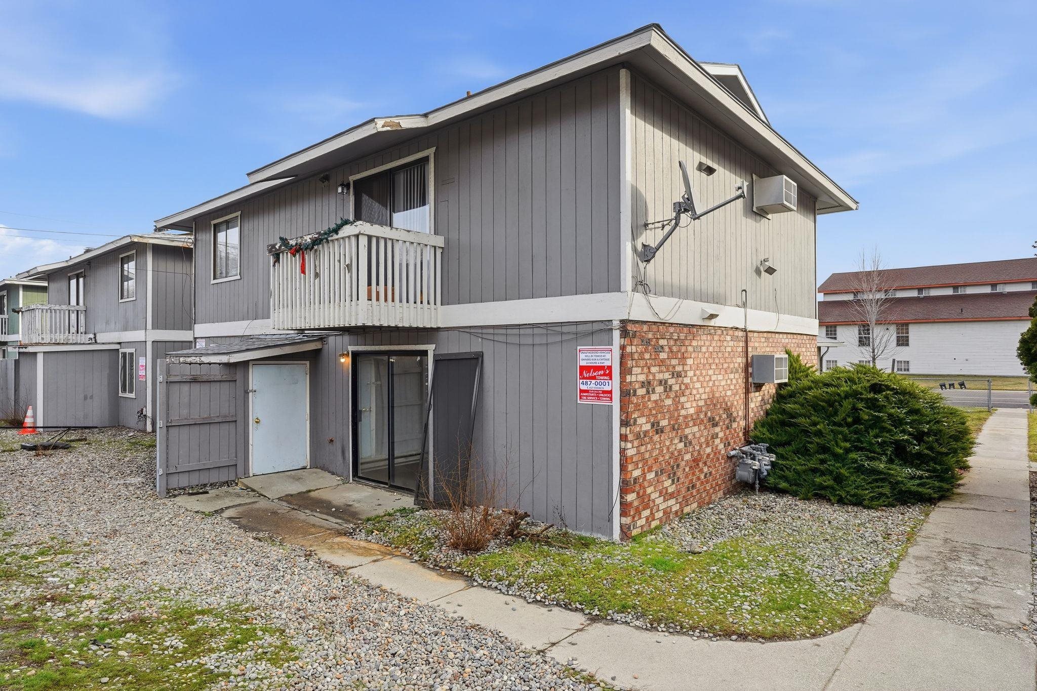 6113-6117 N Addison St - Photo 3