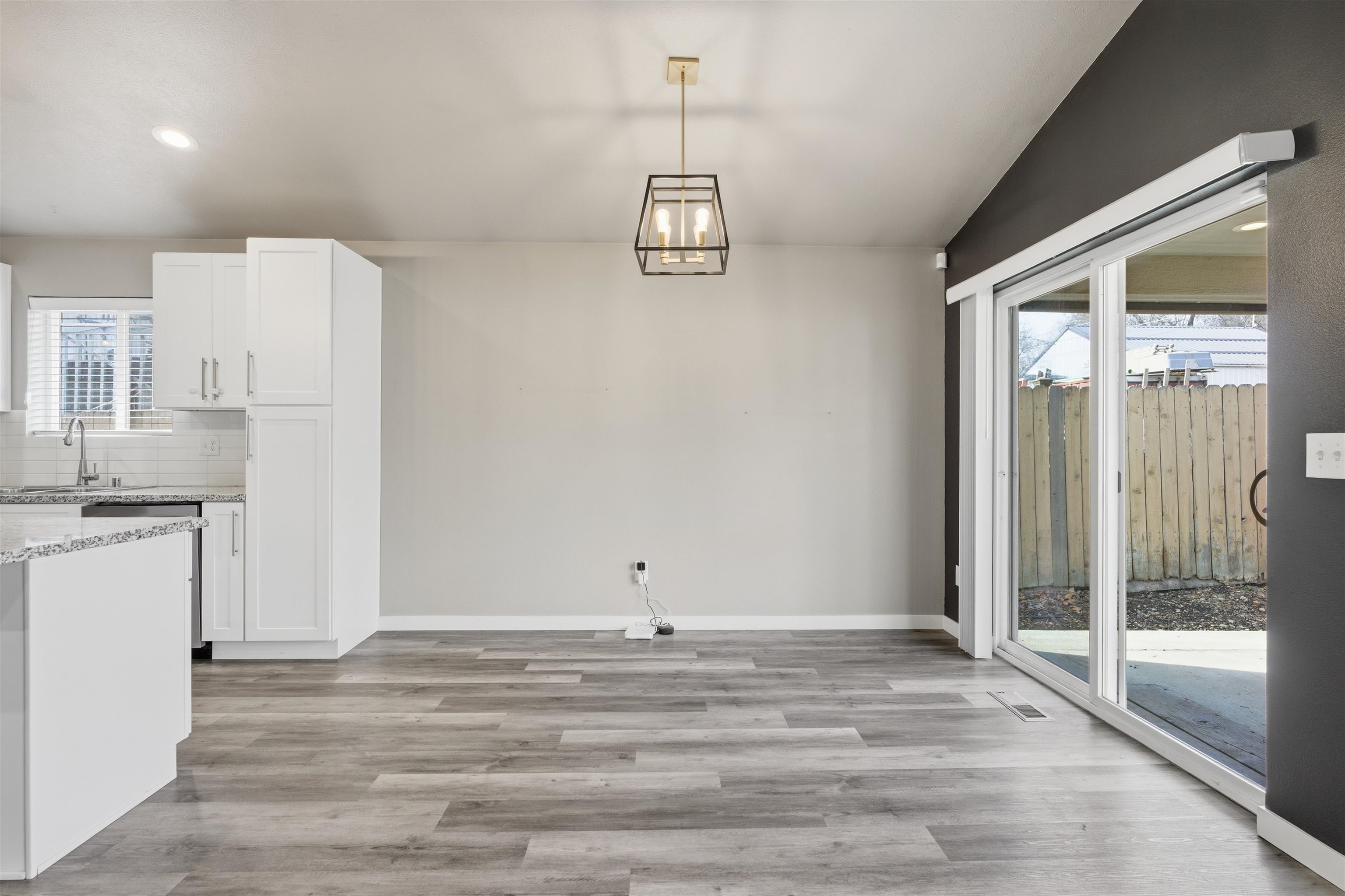 3927 E Euclid Ave - Photo 24