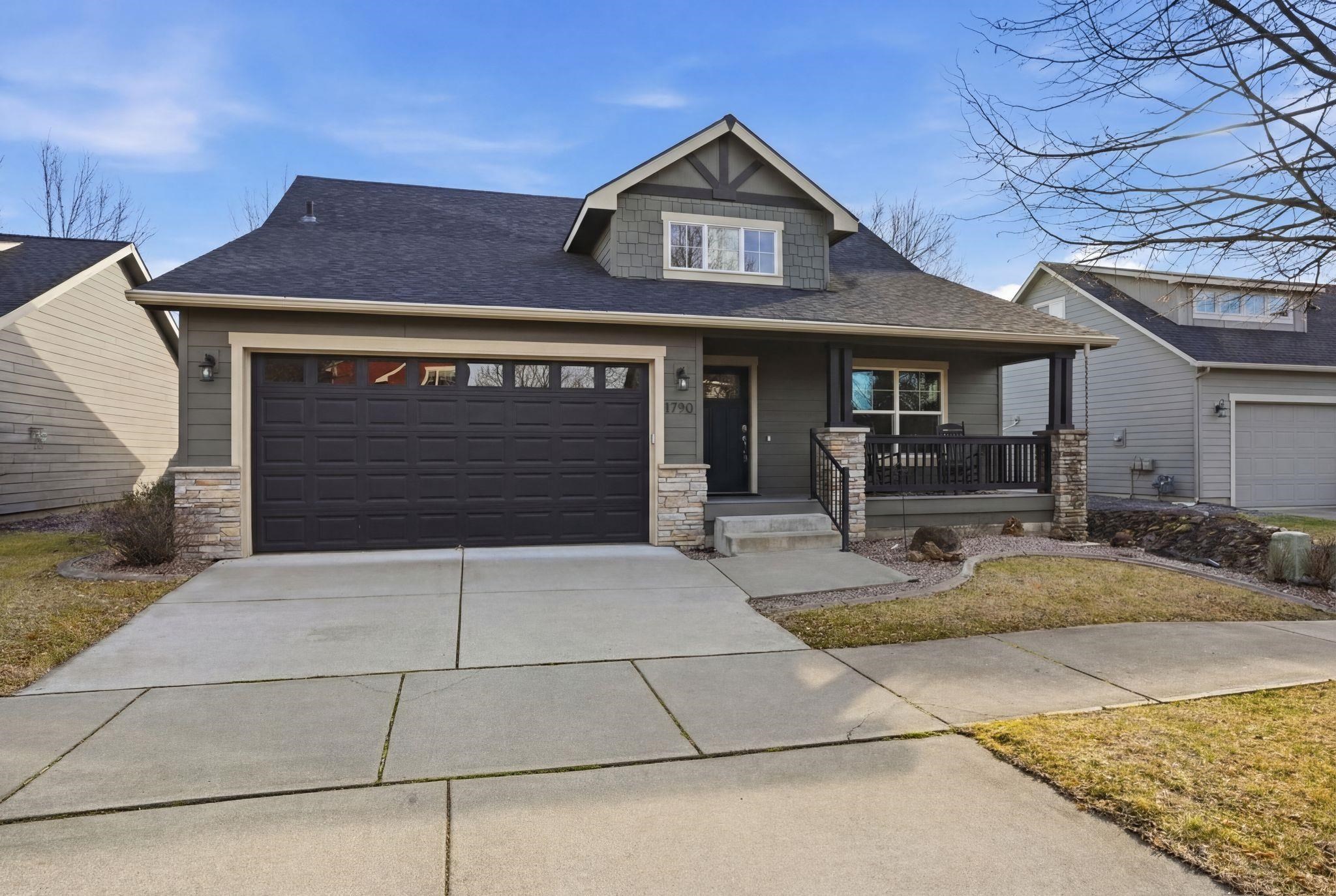 1790 N Winchester St - Photo 1