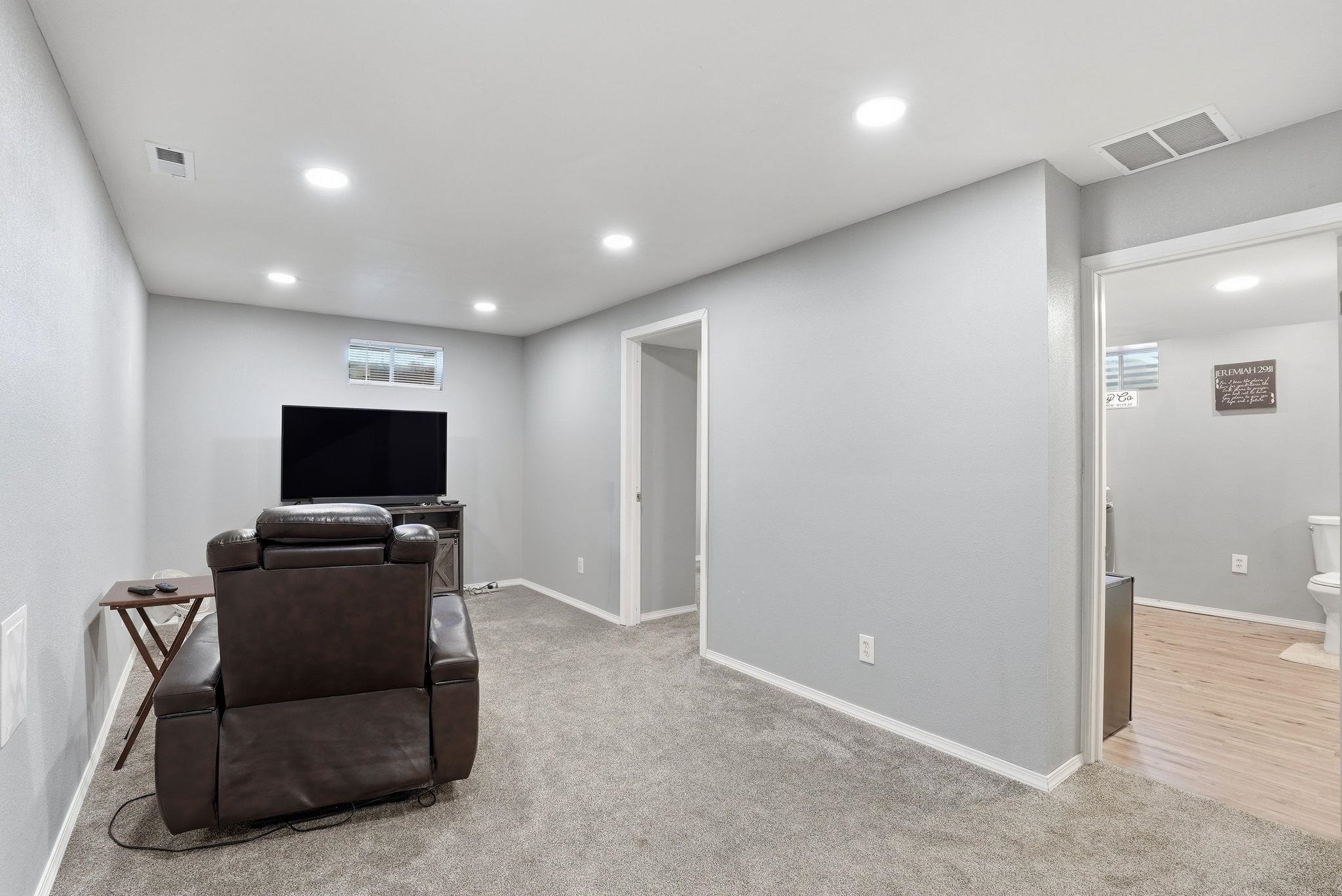 1625 N Walnut Rd - Photo 22