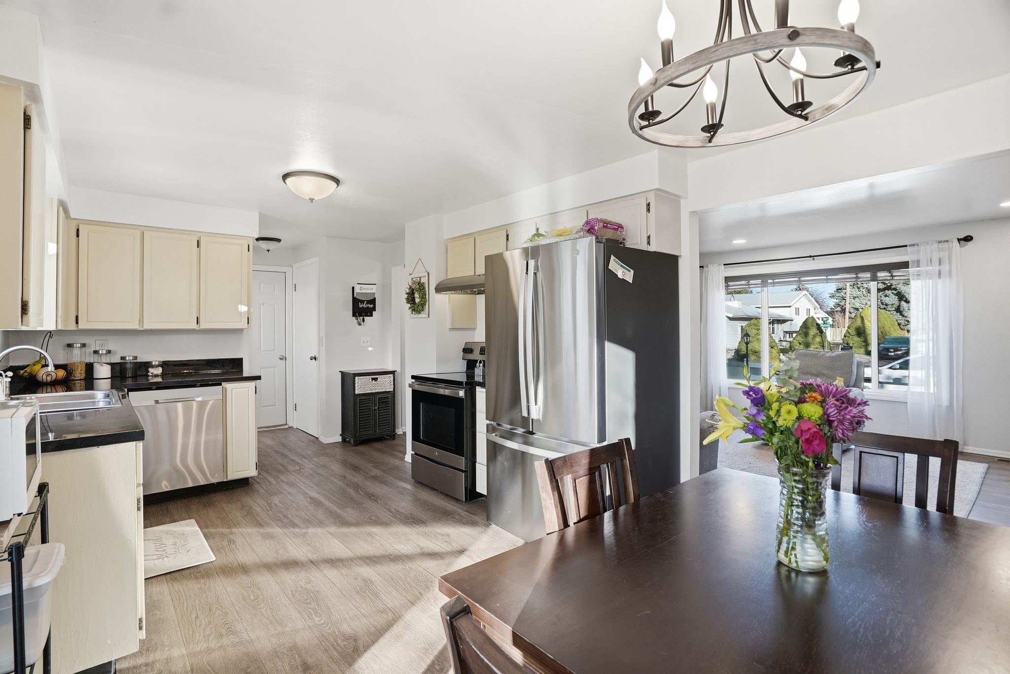 1625 N Walnut Rd - Photo 9