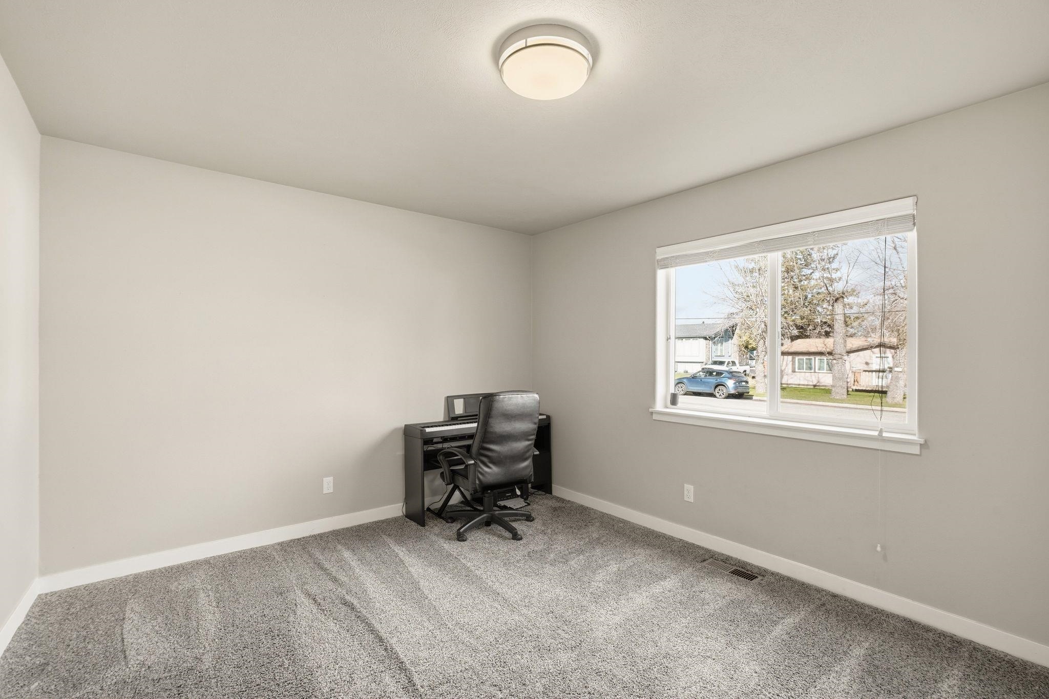 4912 E 8th Ave - Photo 19