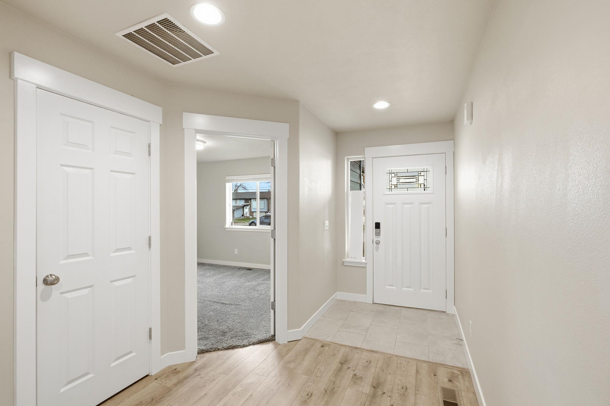 4912 E 8th Ave - Photo 3