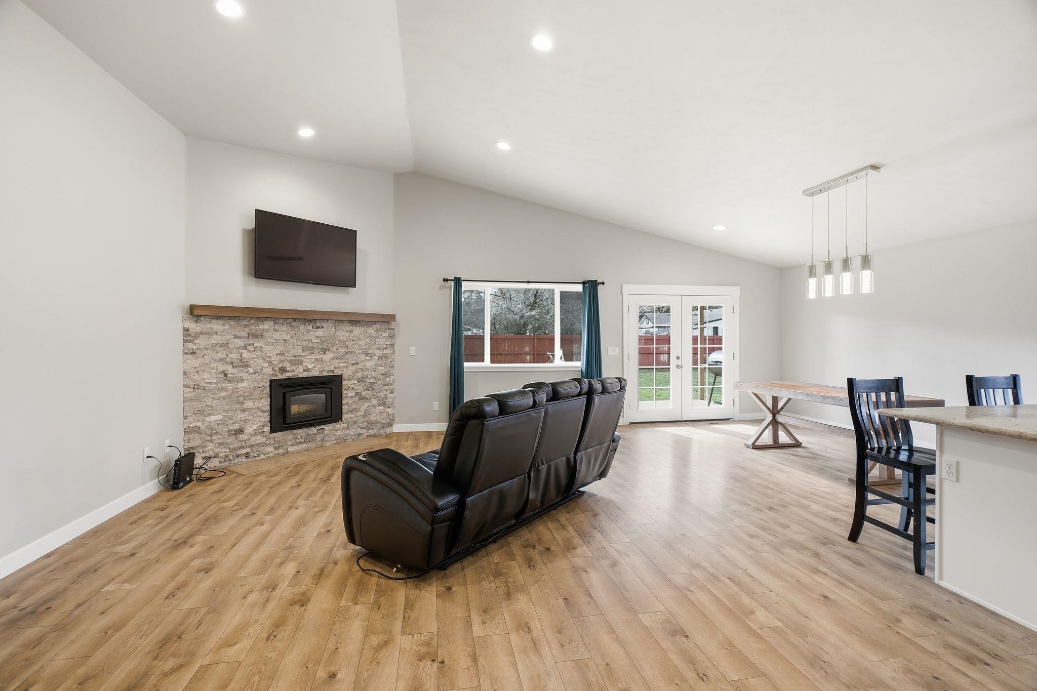 4912 E 8th Ave - Photo 4