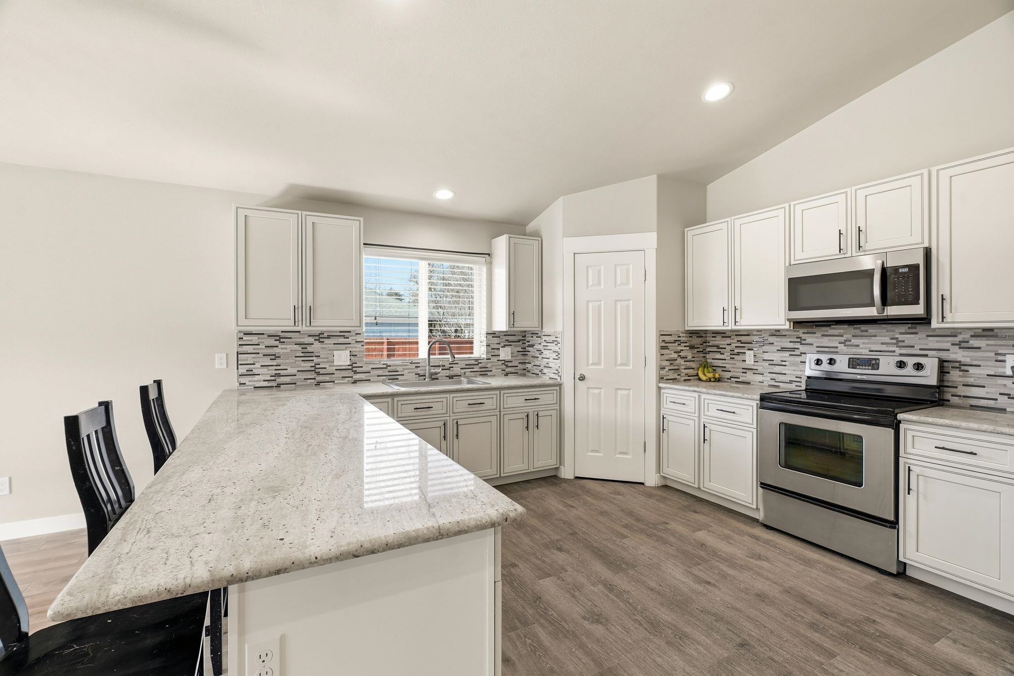 4912 E 8th Ave - Photo 9