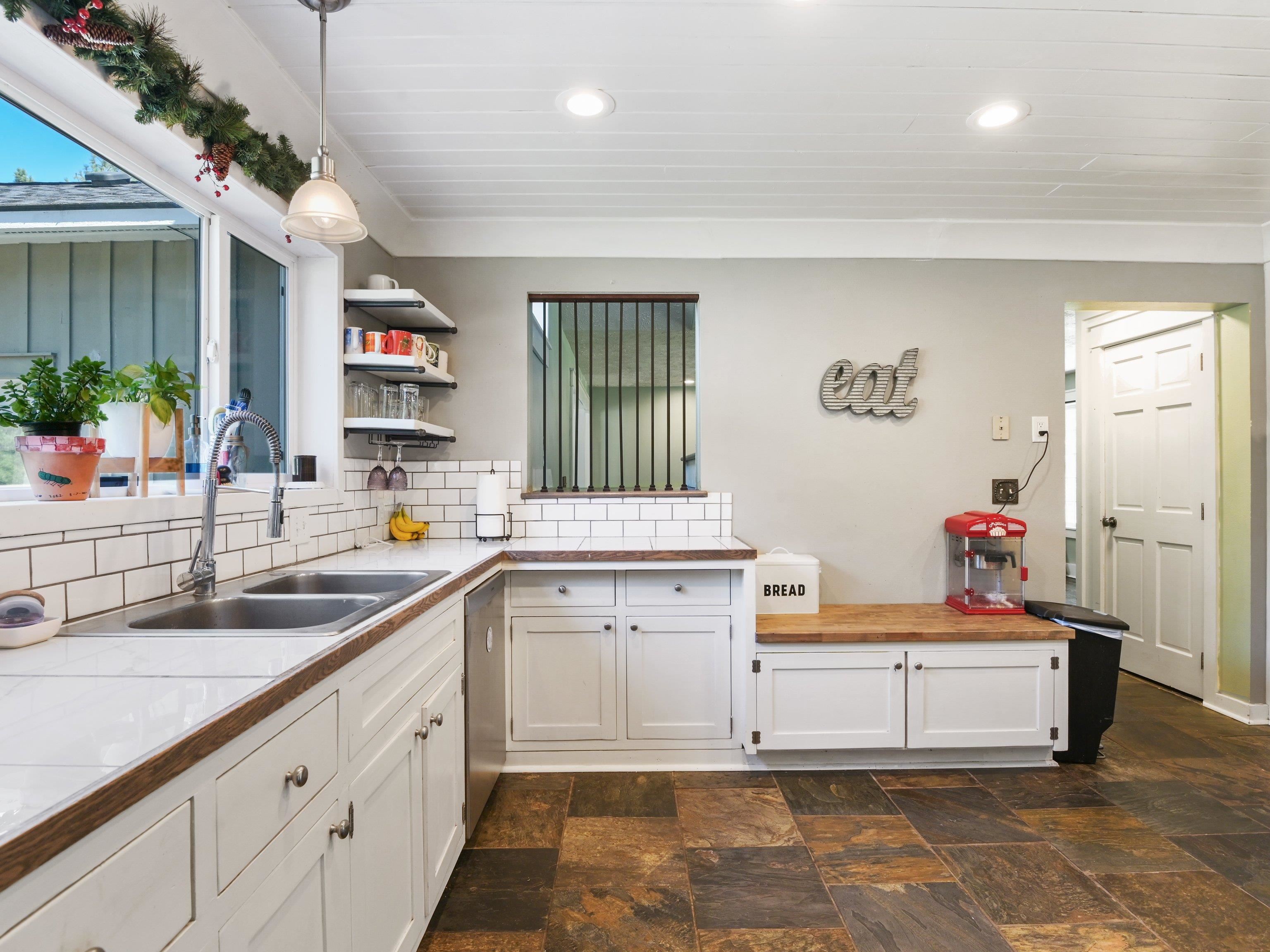 15216 W Bluegrass Rd - Photo 14