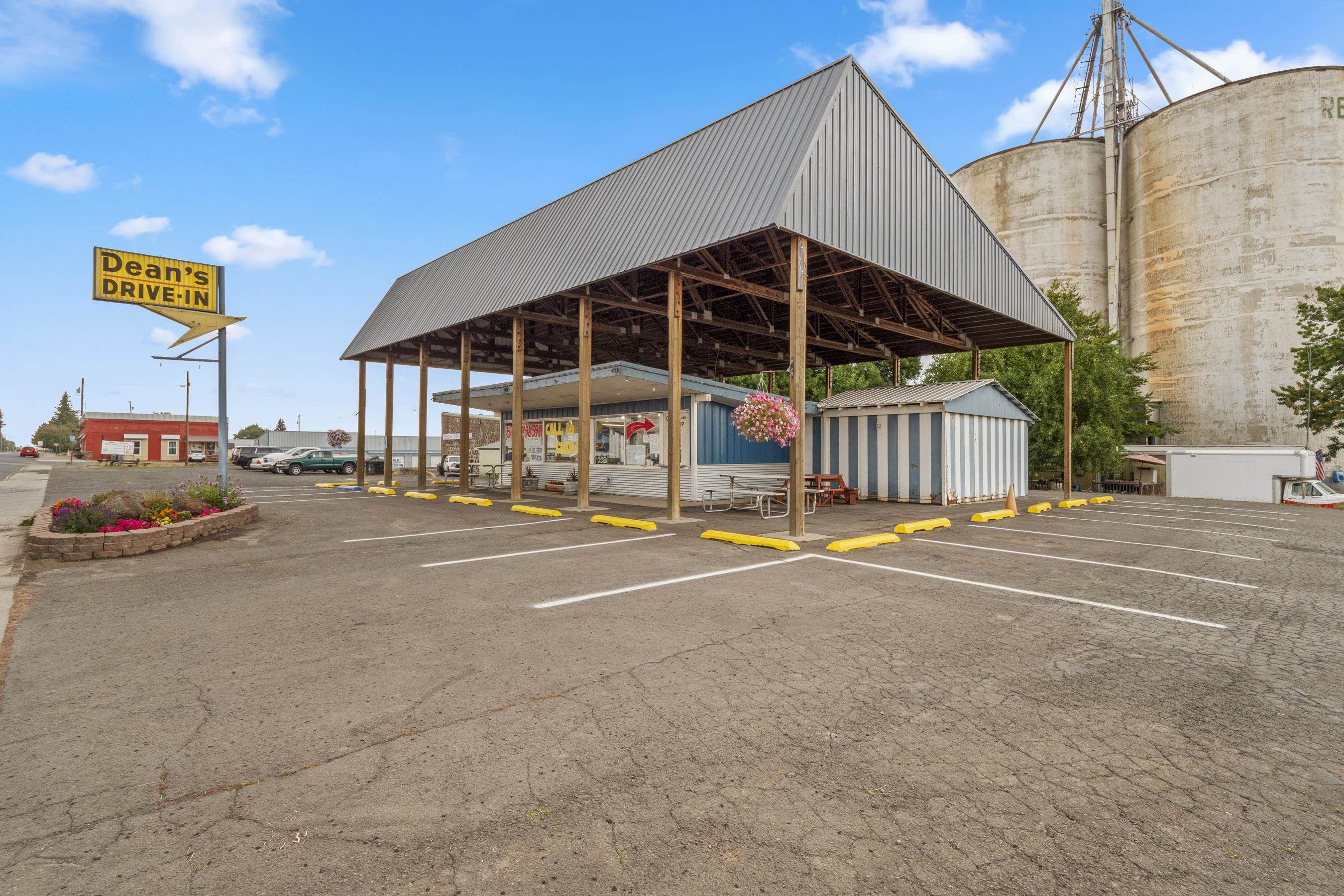 210 W Broadway Ave - Photo 13