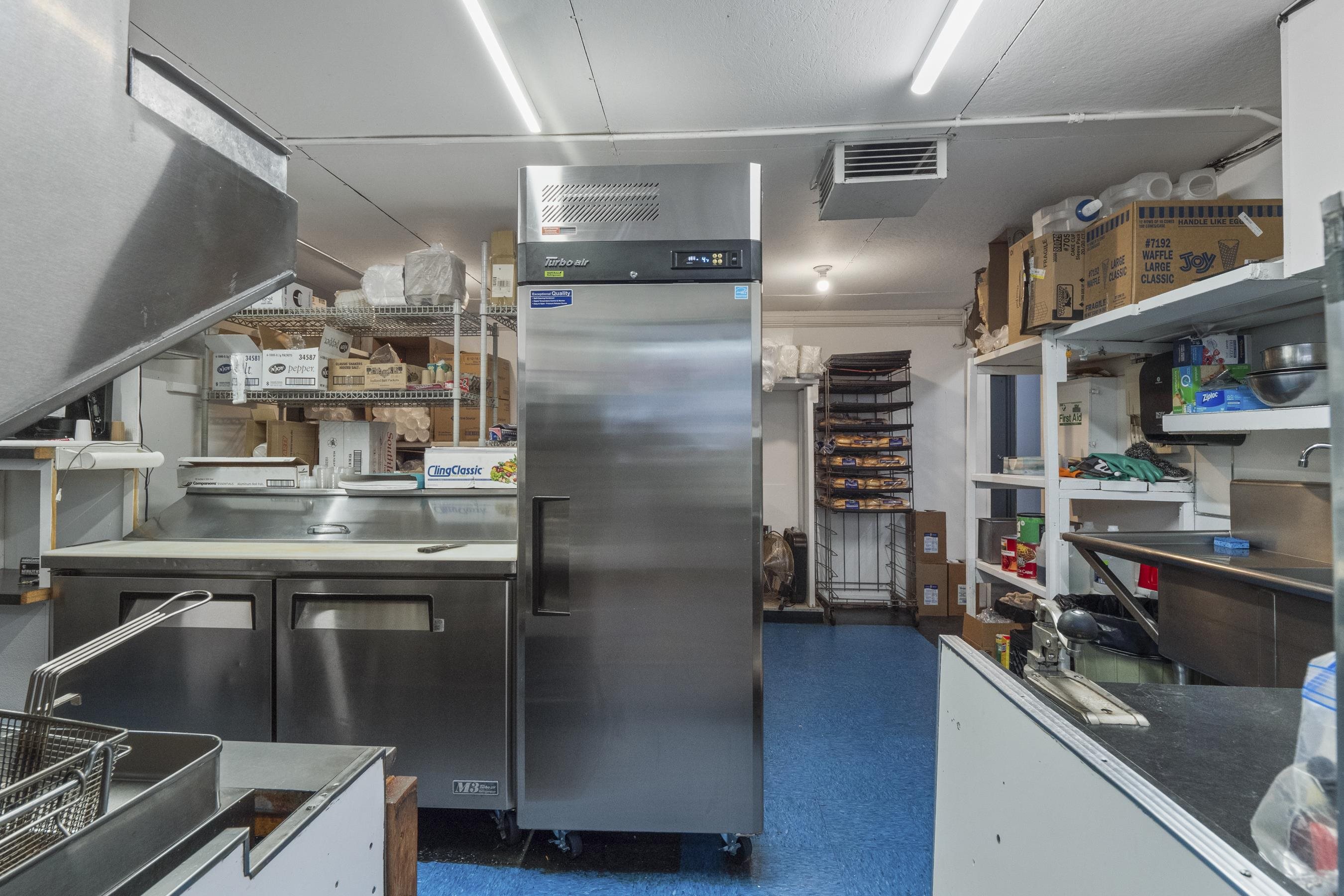 210 W Broadway Ave - Photo 25