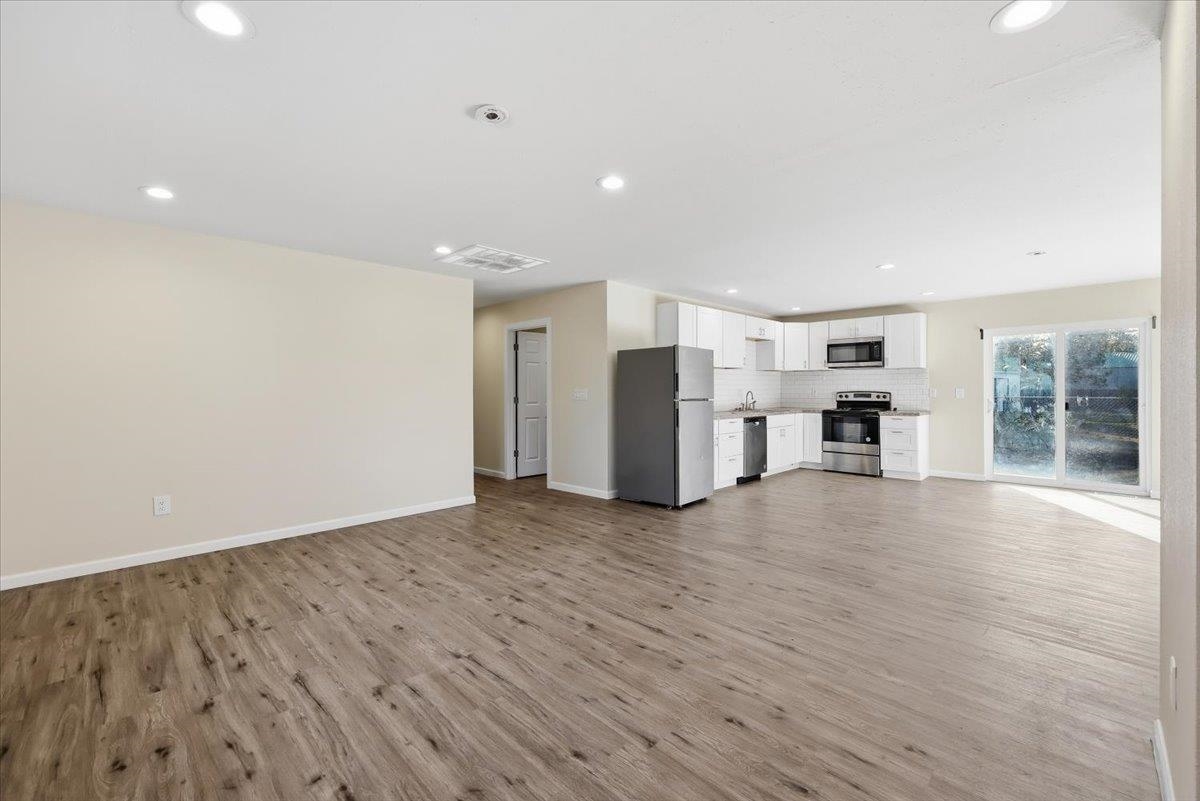 6429 Timber Dr - Photo 3