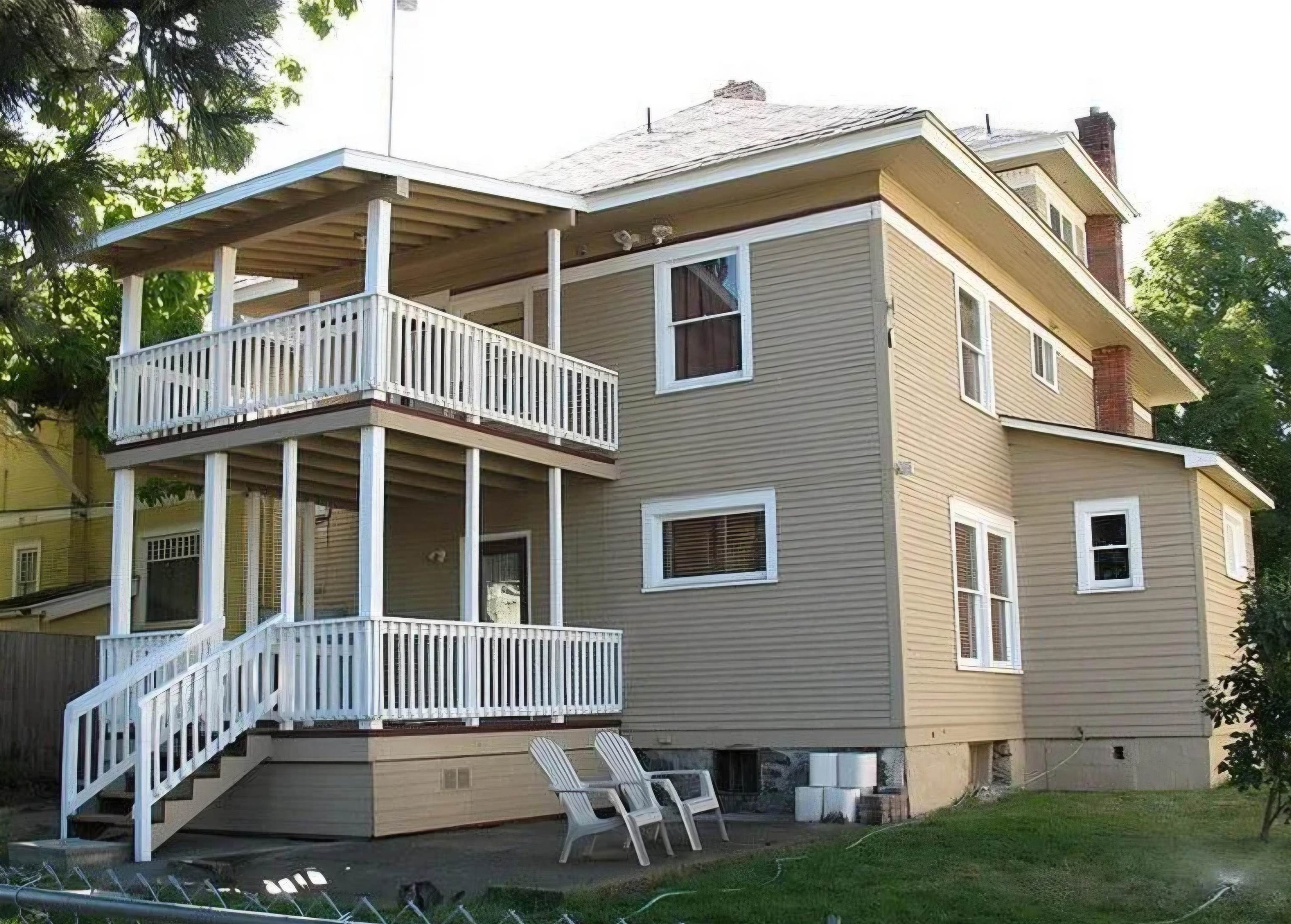 1618 W 11th Ave - Photo 1