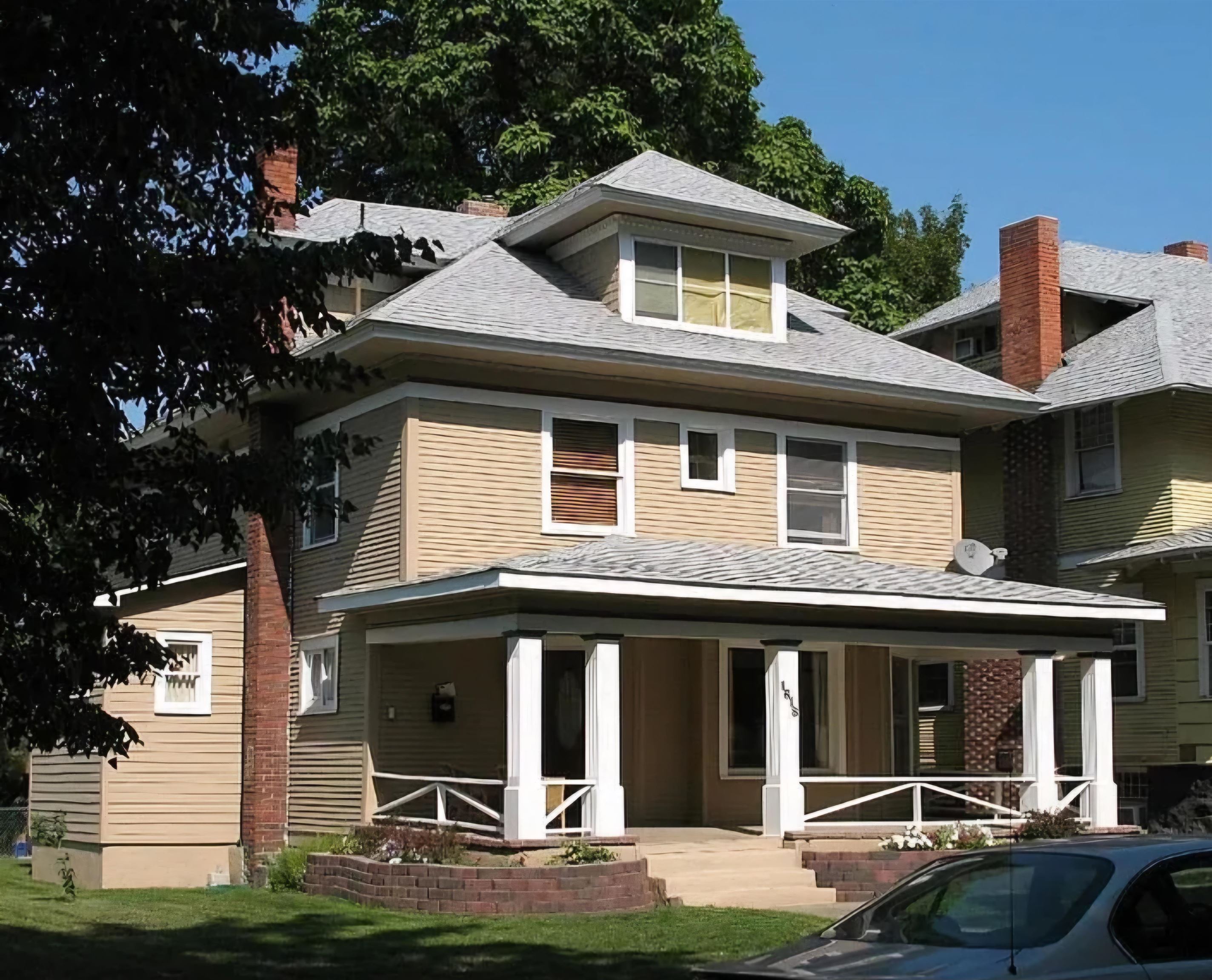 1618 W 11th Ave - Photo 2
