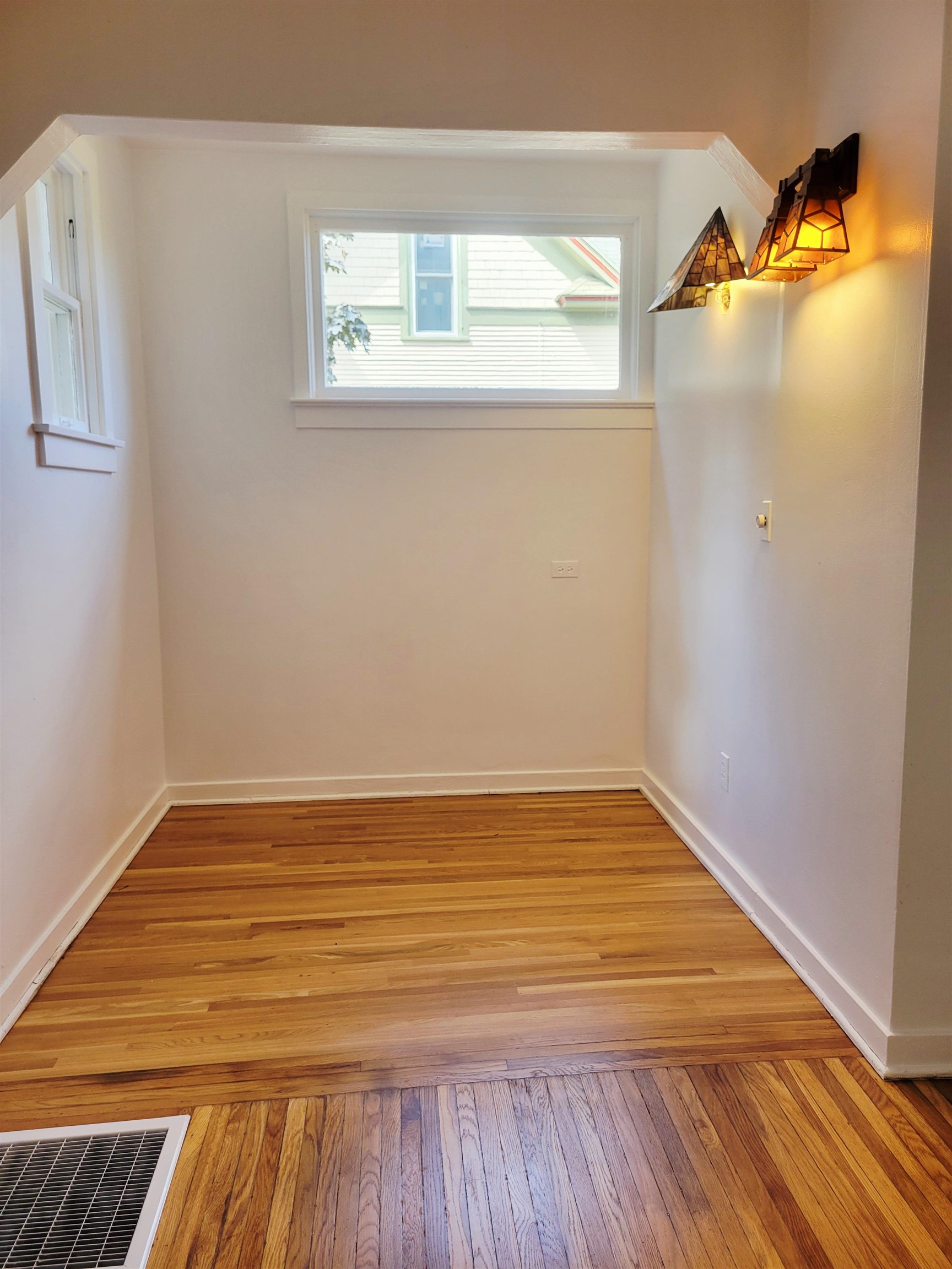 1618 W 11th Ave - Photo 9