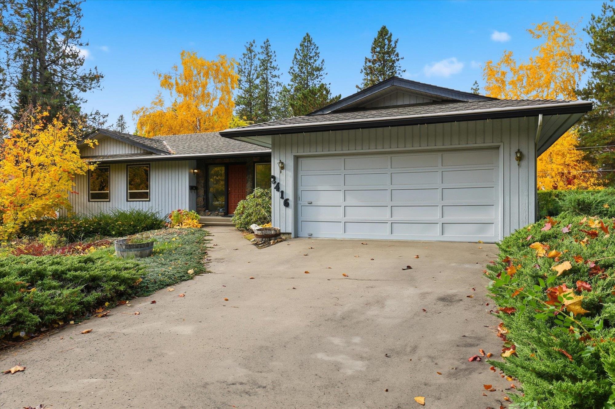 2416 S Crestline St - Photo 3