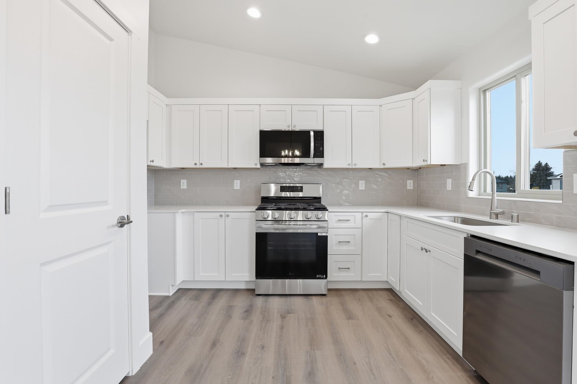 24 W 12th St - Photo 11